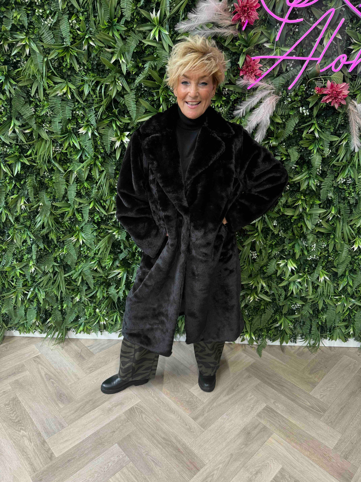 Lange faux fur mantel jas zwart