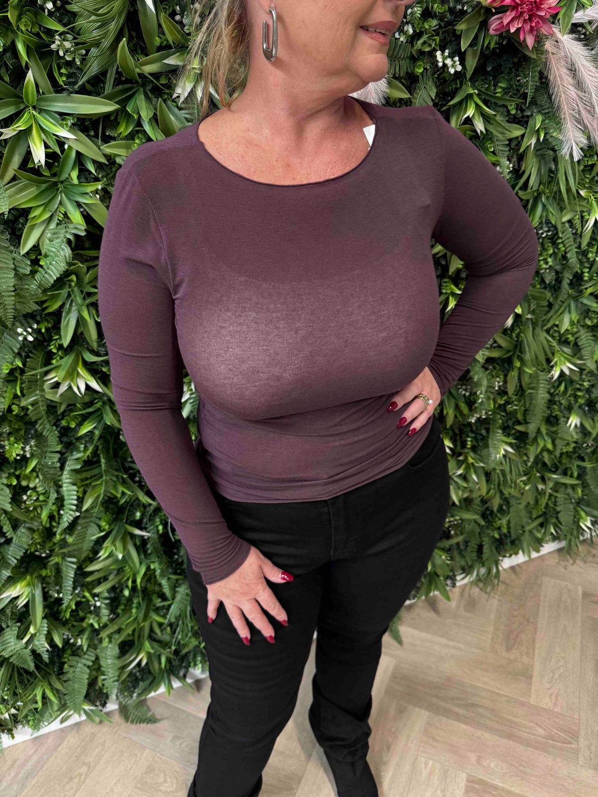 Basic mesh top aubergine