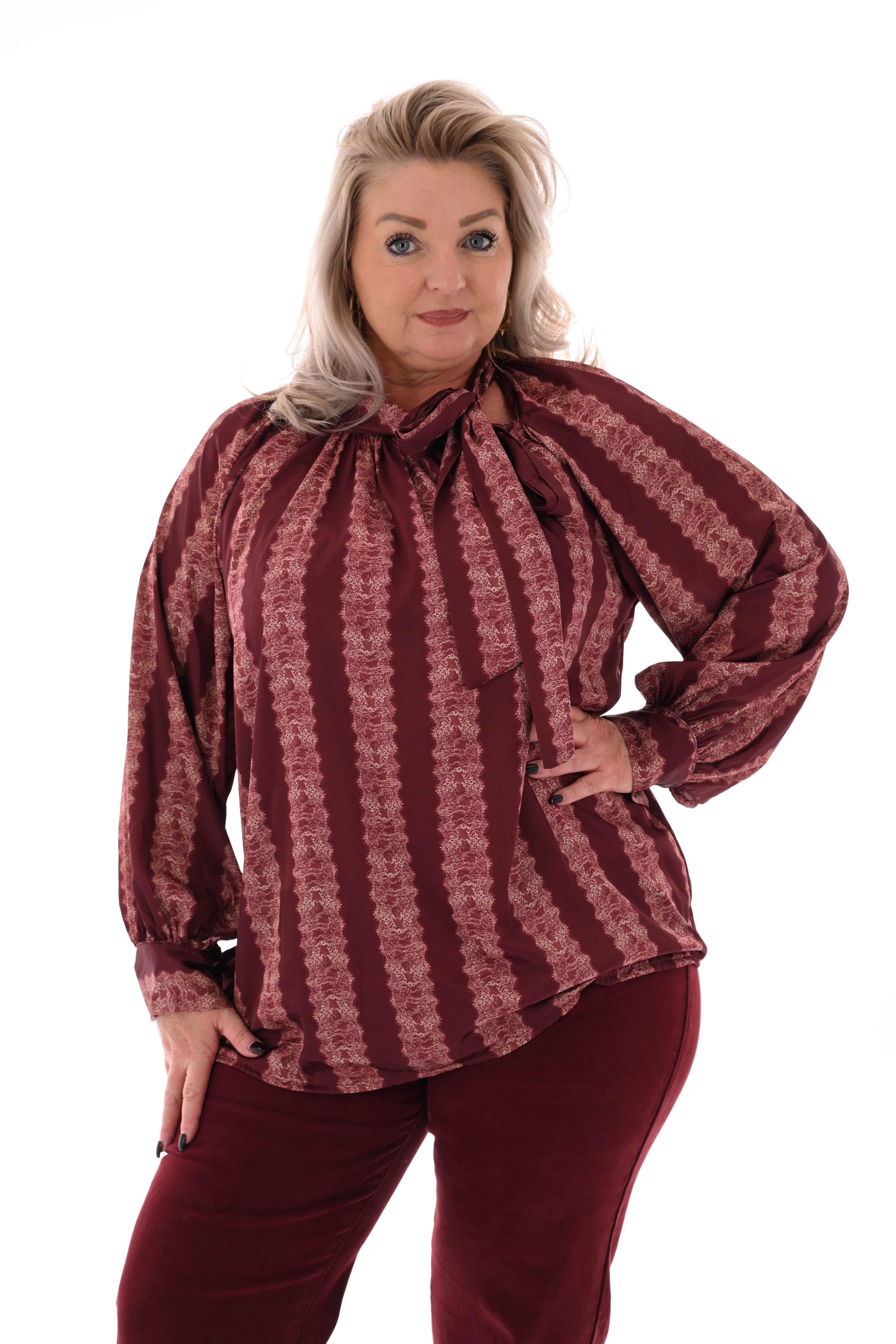 Silky blouse met strik kant detail bordeaux