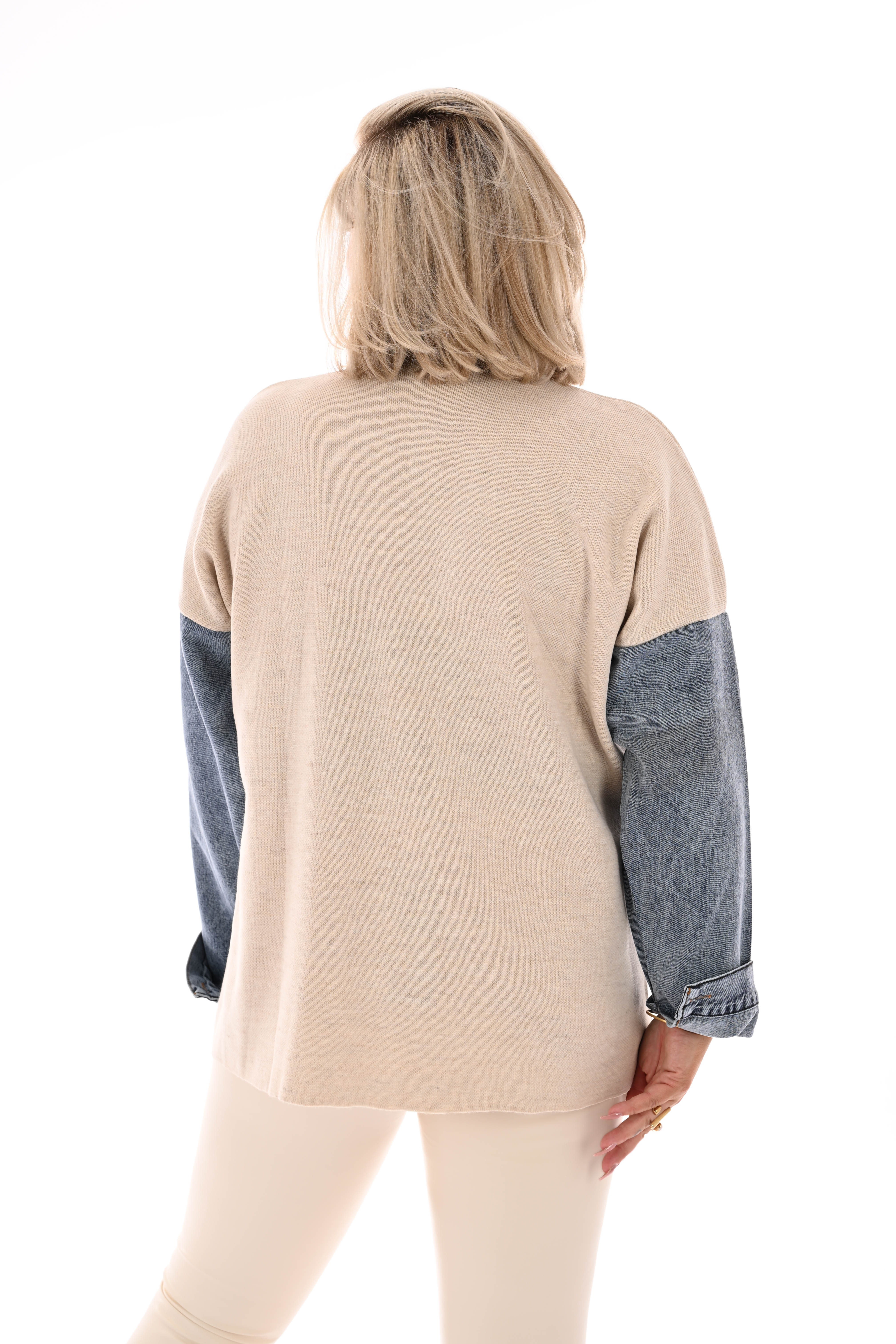 Gebreide trui met jeans beige