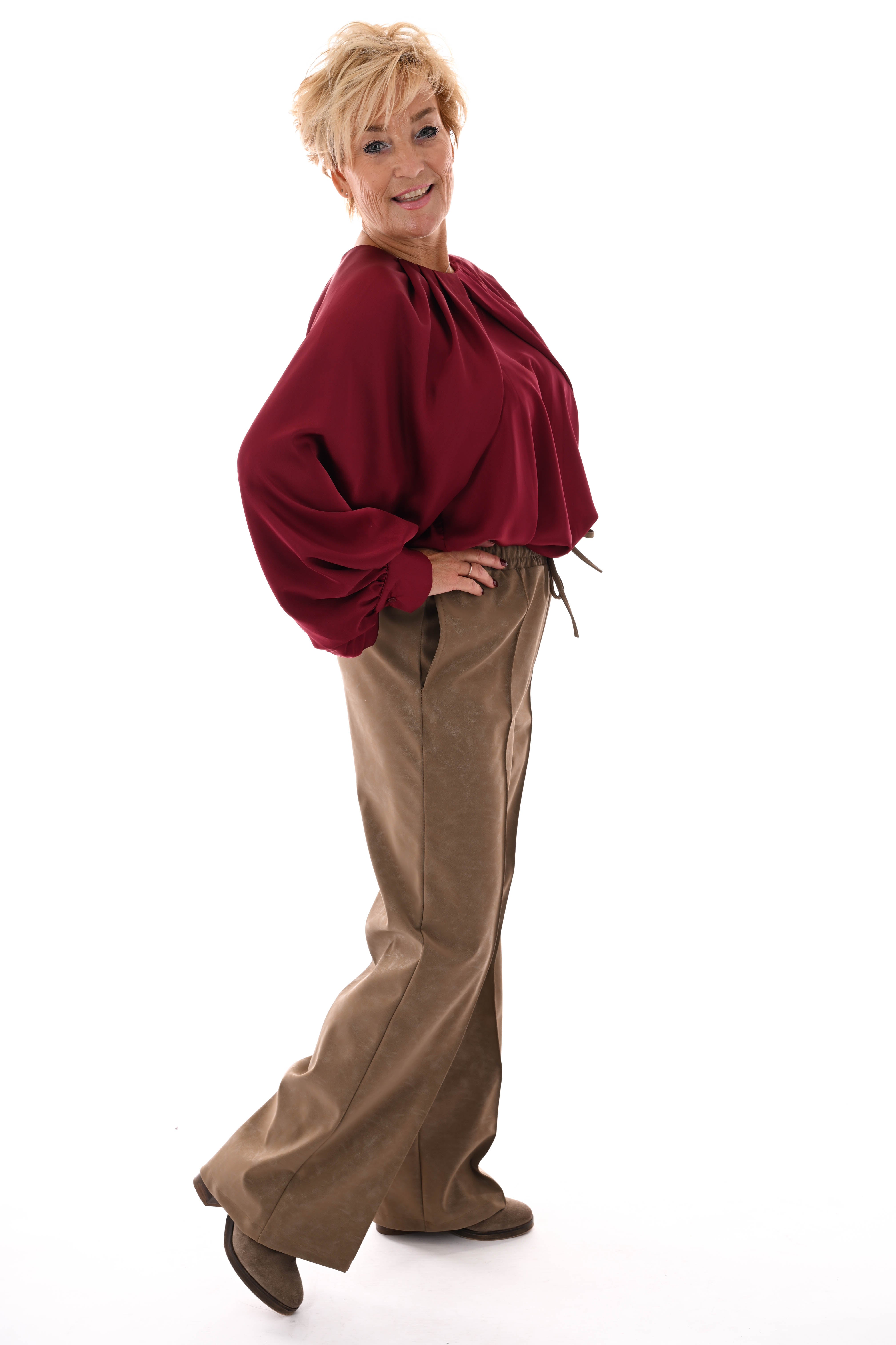 Silky blouse met pofmouwen bordeaux