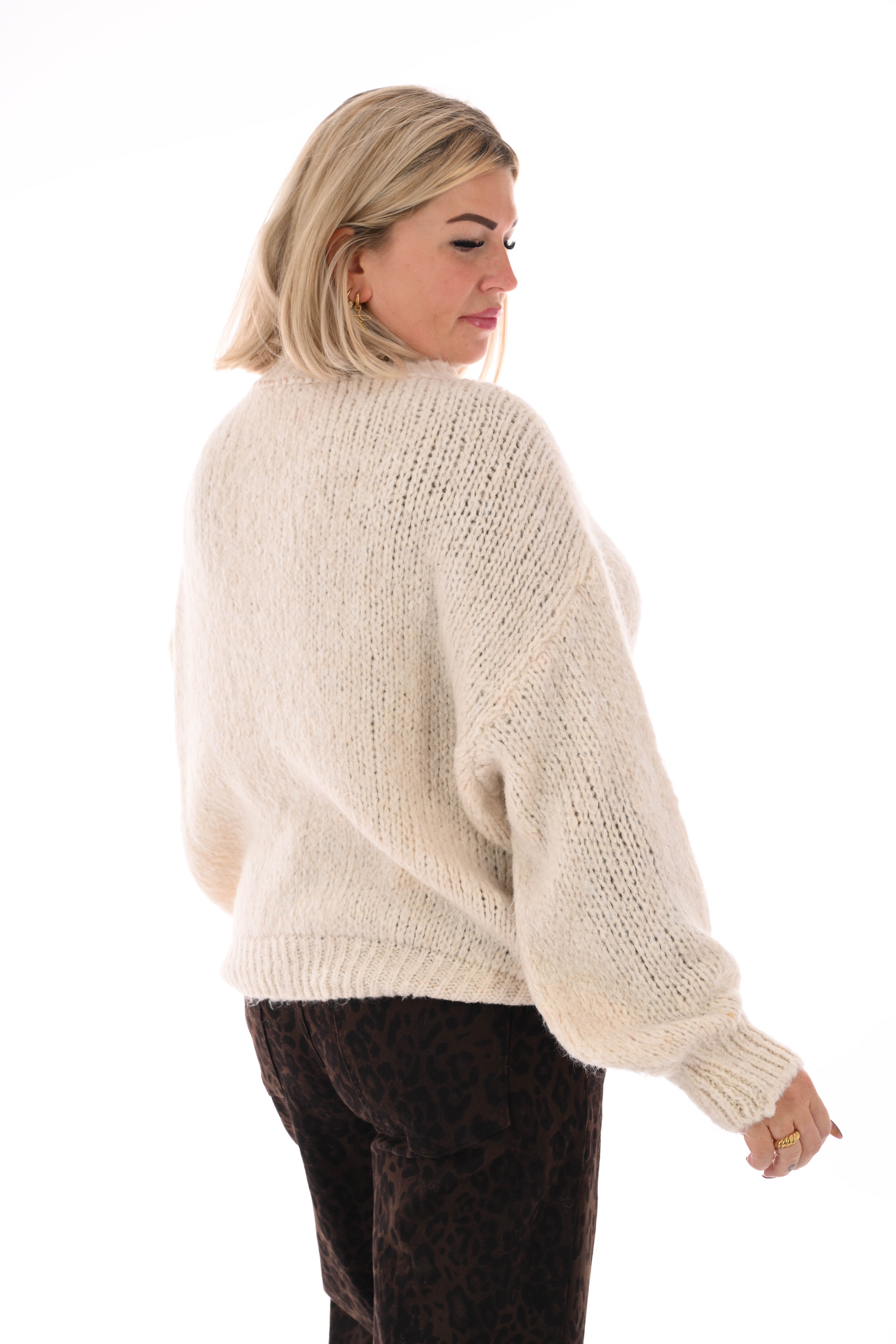 Grof gebreide trui pofmouwen roomwit