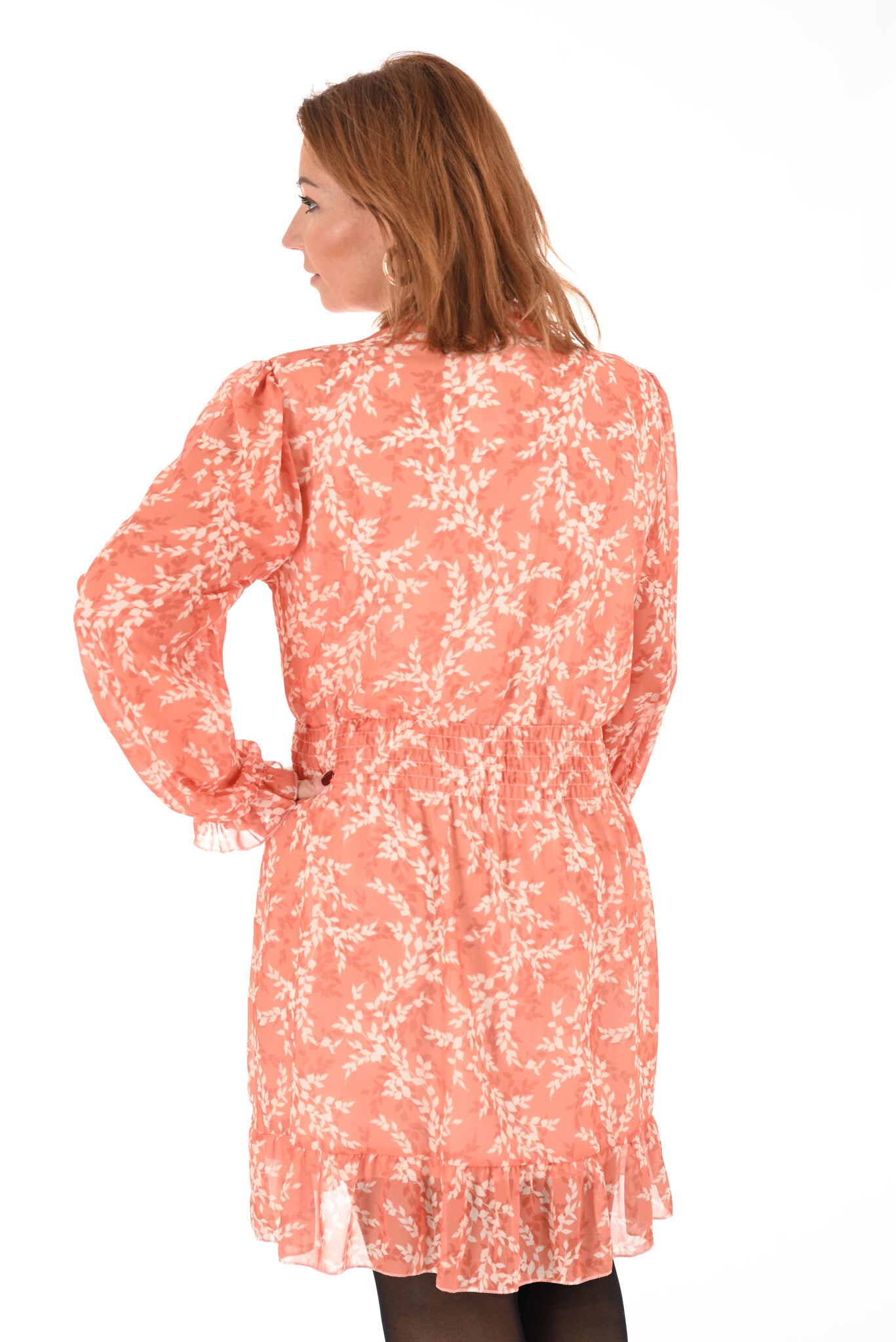 Jurk met strik en elastieken taille leaves oranje