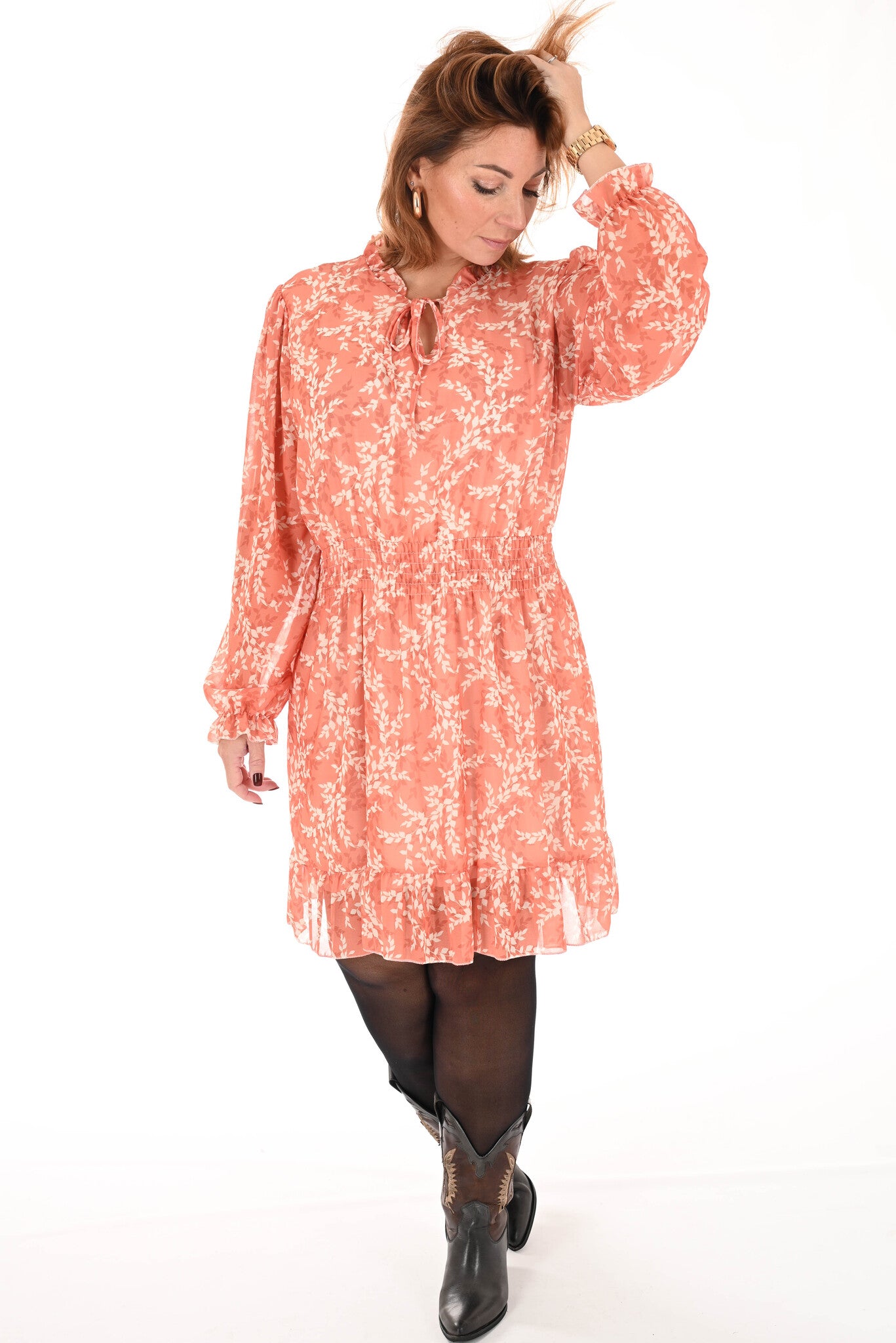Jurk met strik en elastieken taille leaves oranje