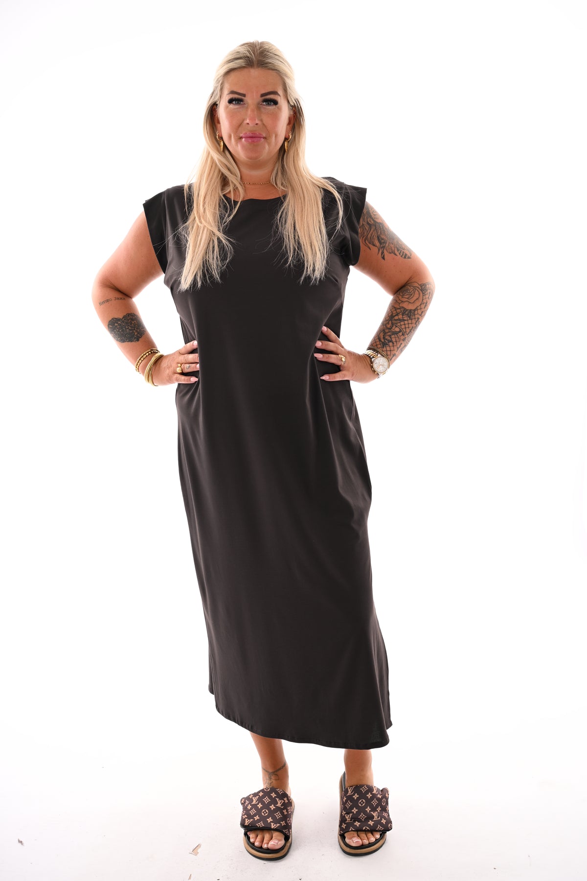 T-shirtdress kapmouwen uni donkerbruin