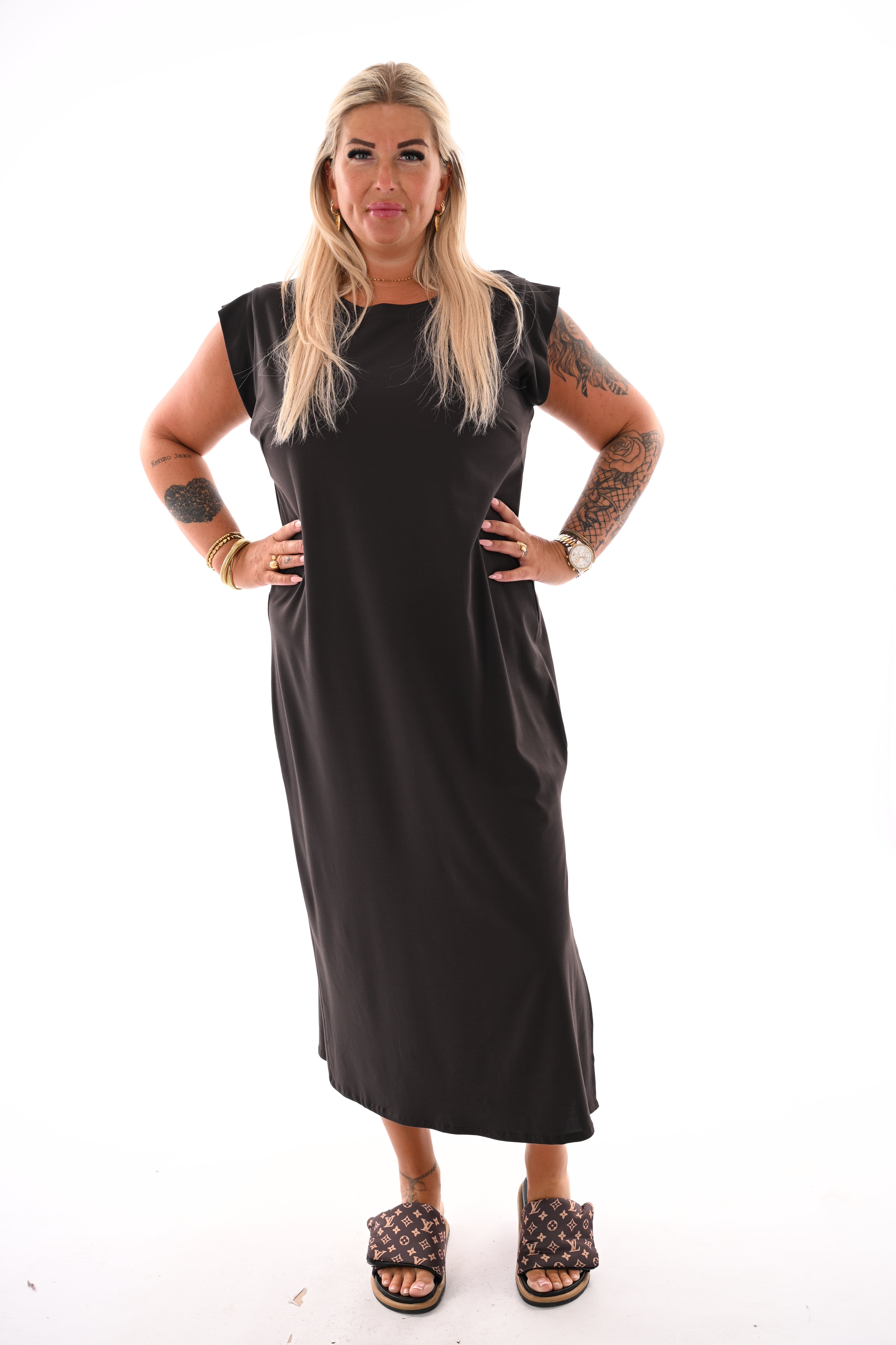 T-shirtdress kapmouwen uni donkerbruin