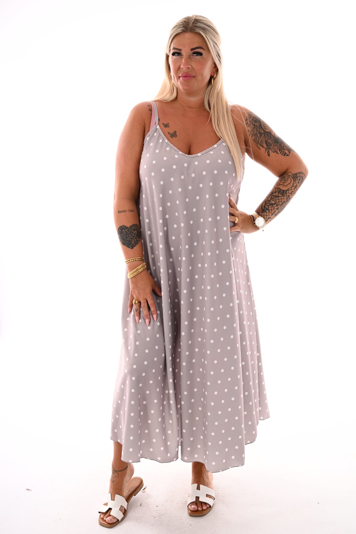 Jurk spaghetti bandjes en stippen taupe