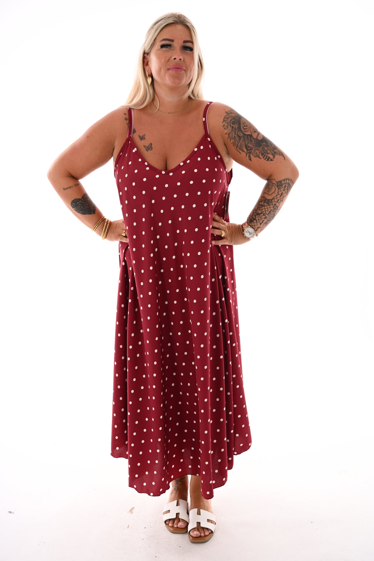 Jurk spaghetti bandjes en stippen cherryrood