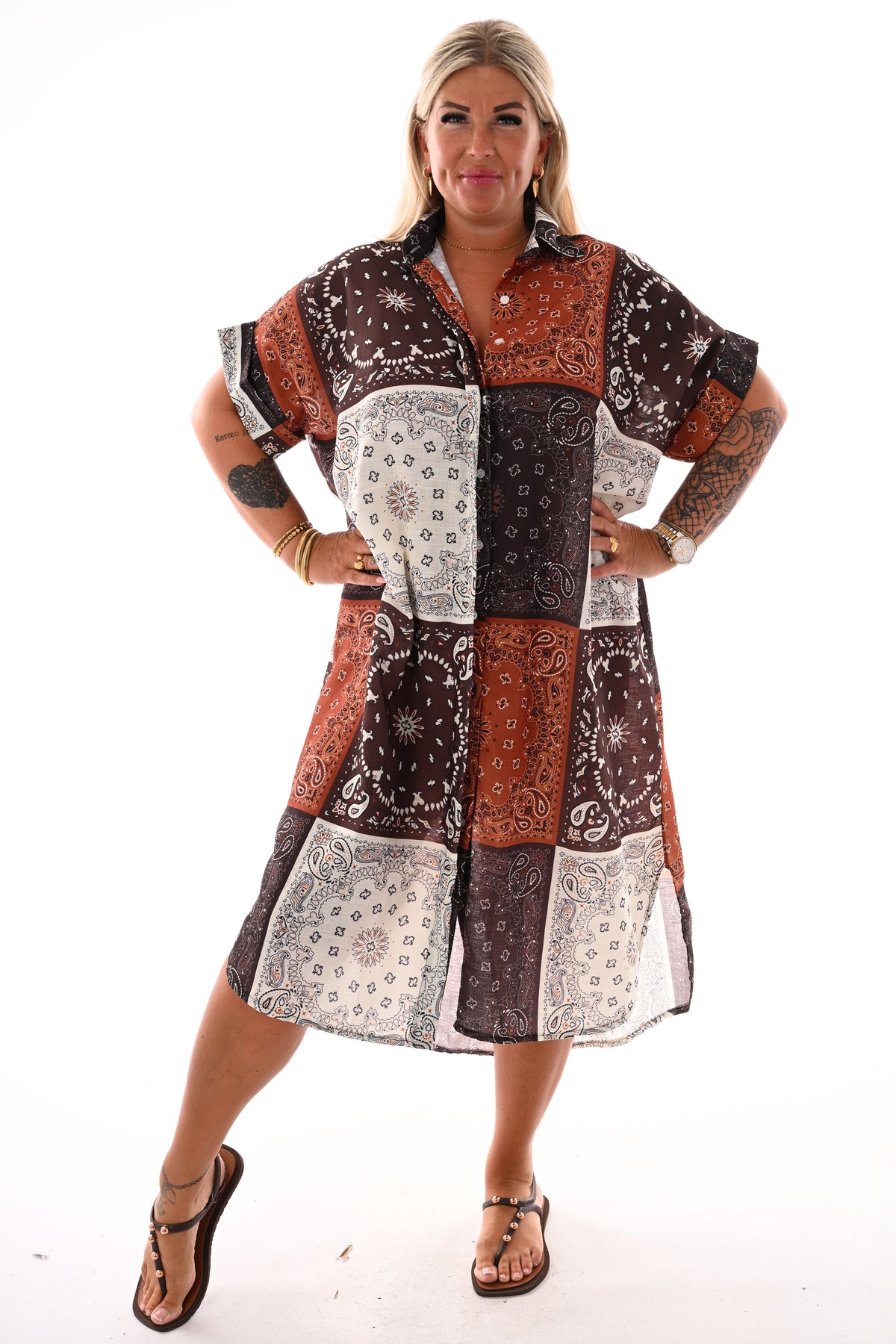 Lange doorknoop blouse paisley bruin