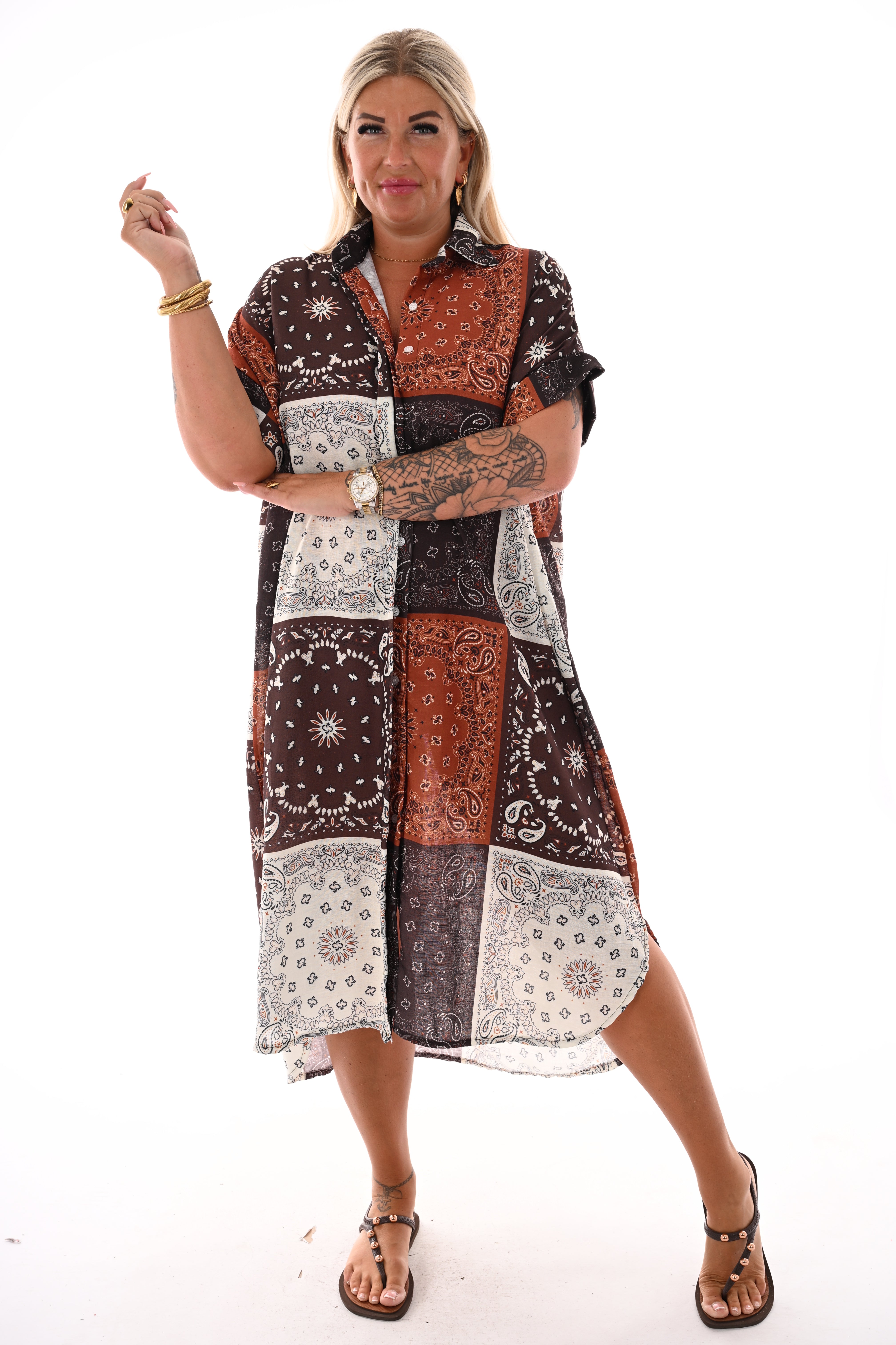 Lange doorknoop blouse paisley bruin