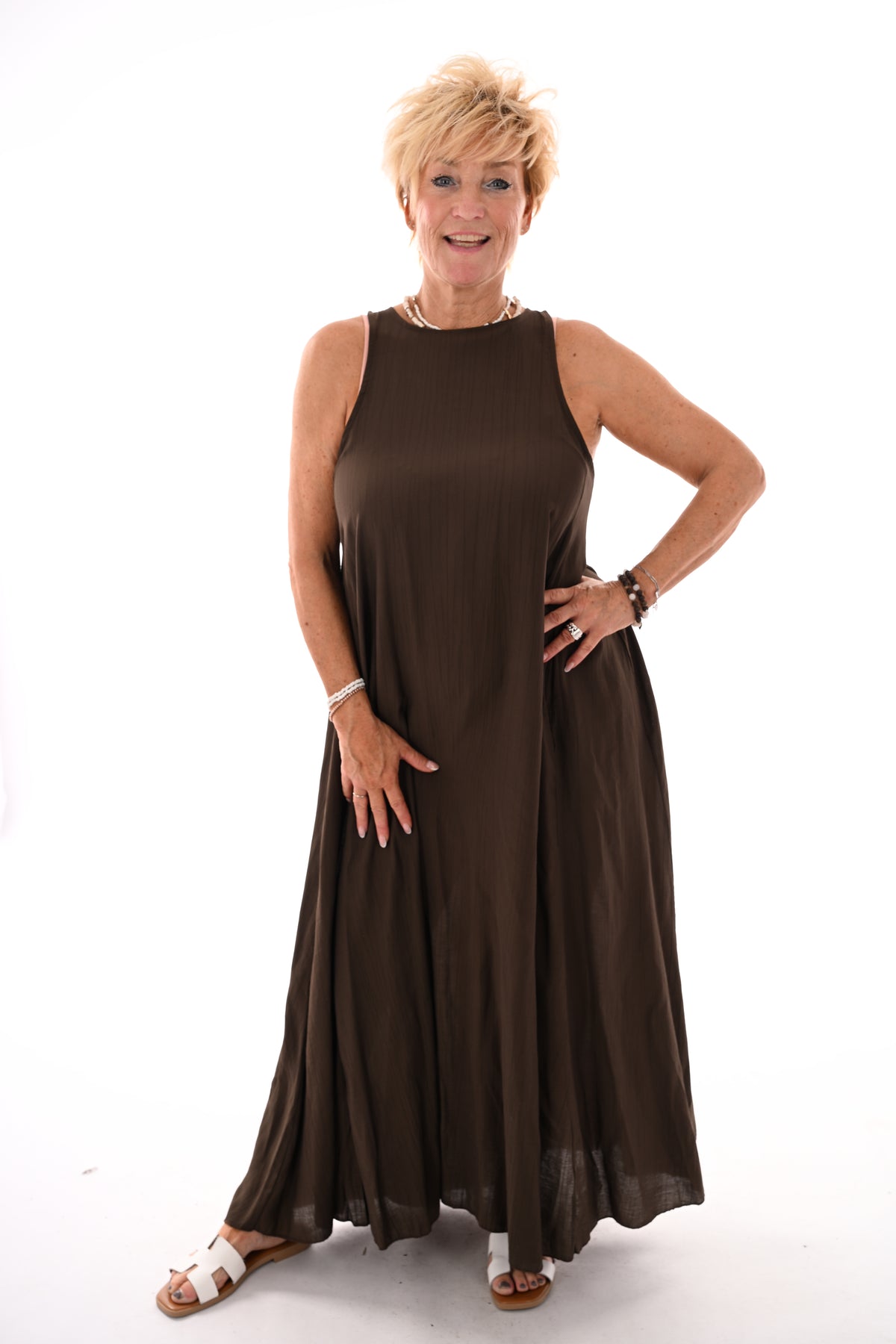 Lange jurk open rug uni donkerbruin