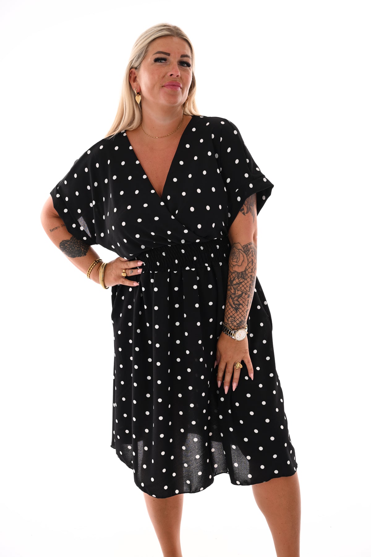 Jurk dots met v-hals zwart