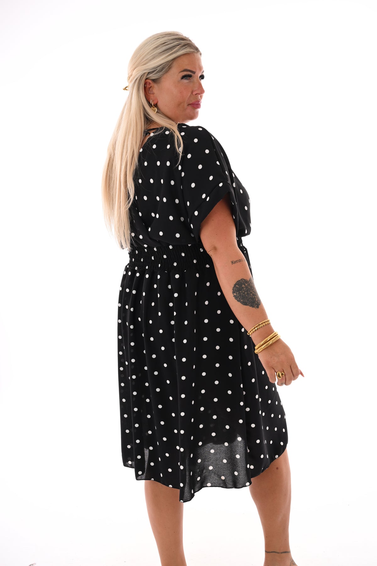 Jurk dots met v-hals zwart