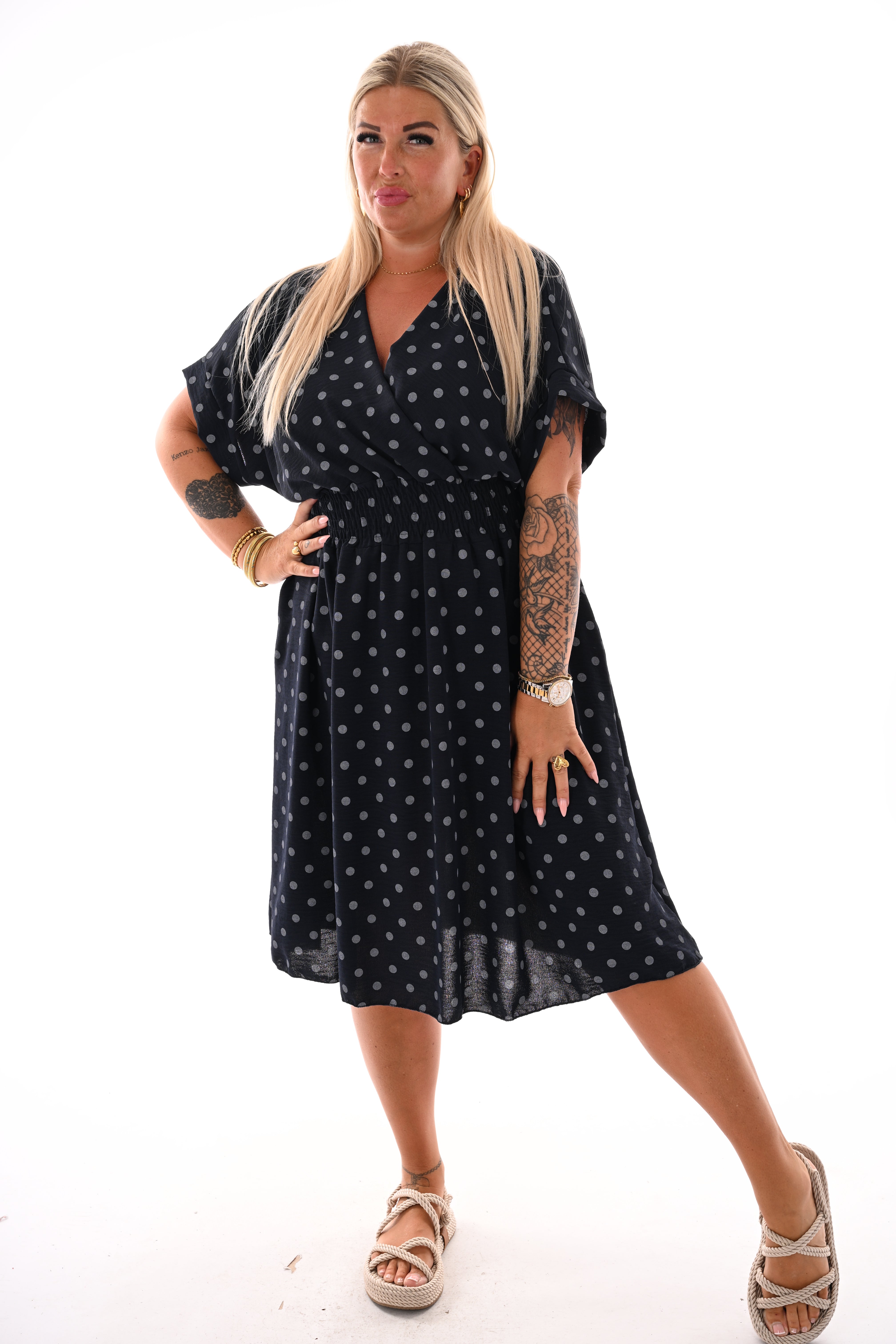 Jurk dots met v-hals marineblauw