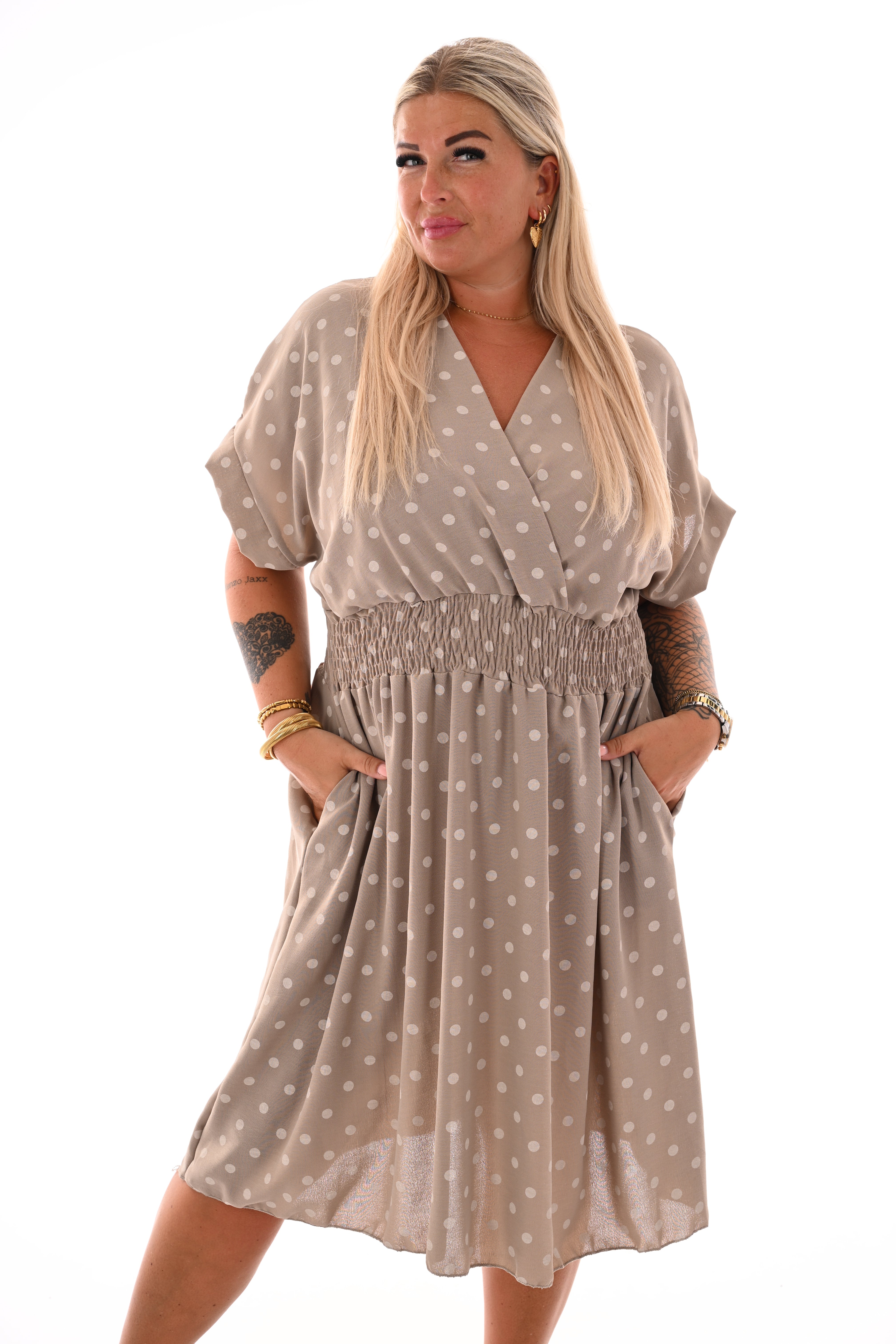 Jurk dots met v-hals taupe