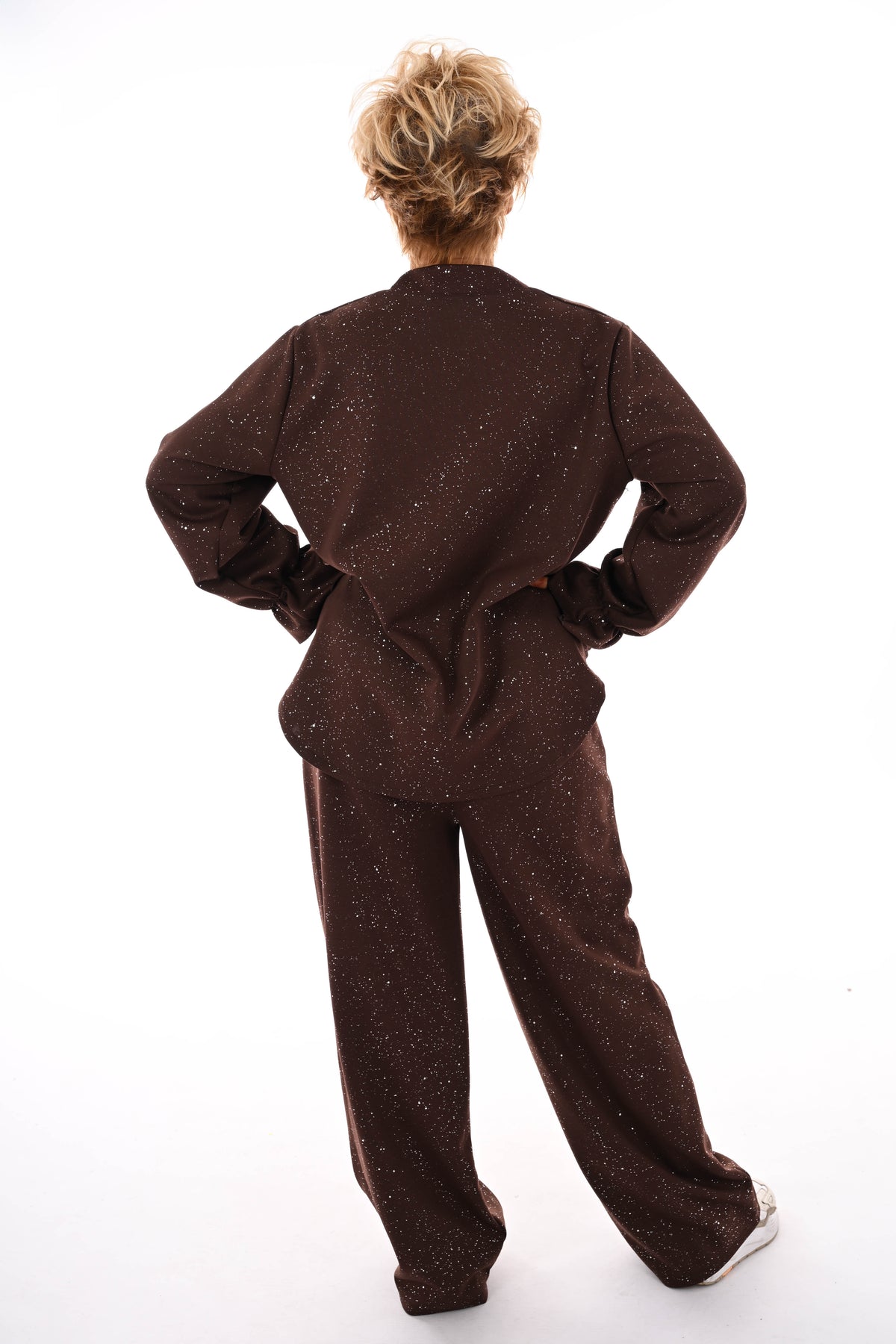 Tweedelig pak glitter flakes roezelmouwen bruin