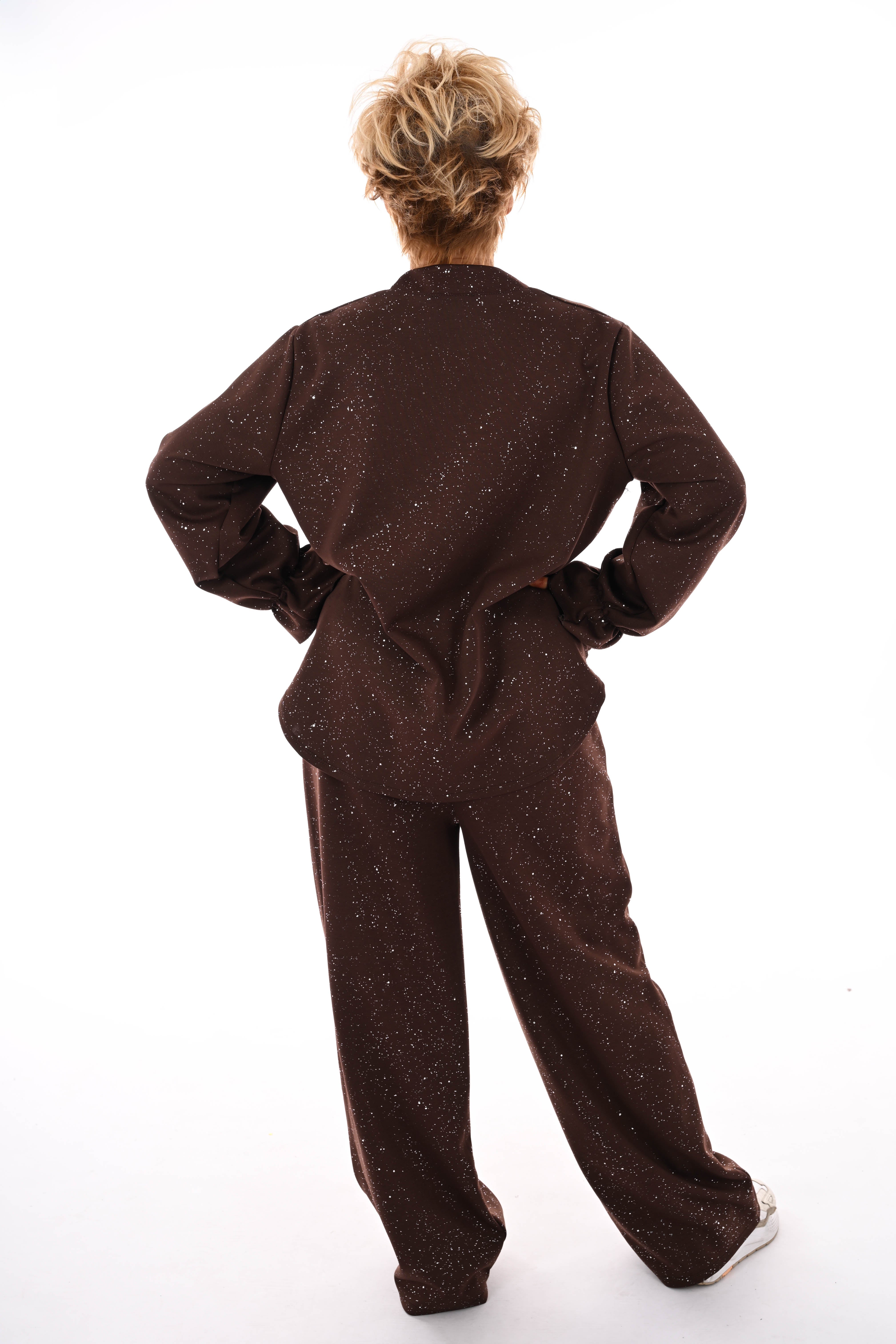 Tweedelig pak glitter flakes roezelmouwen bruin