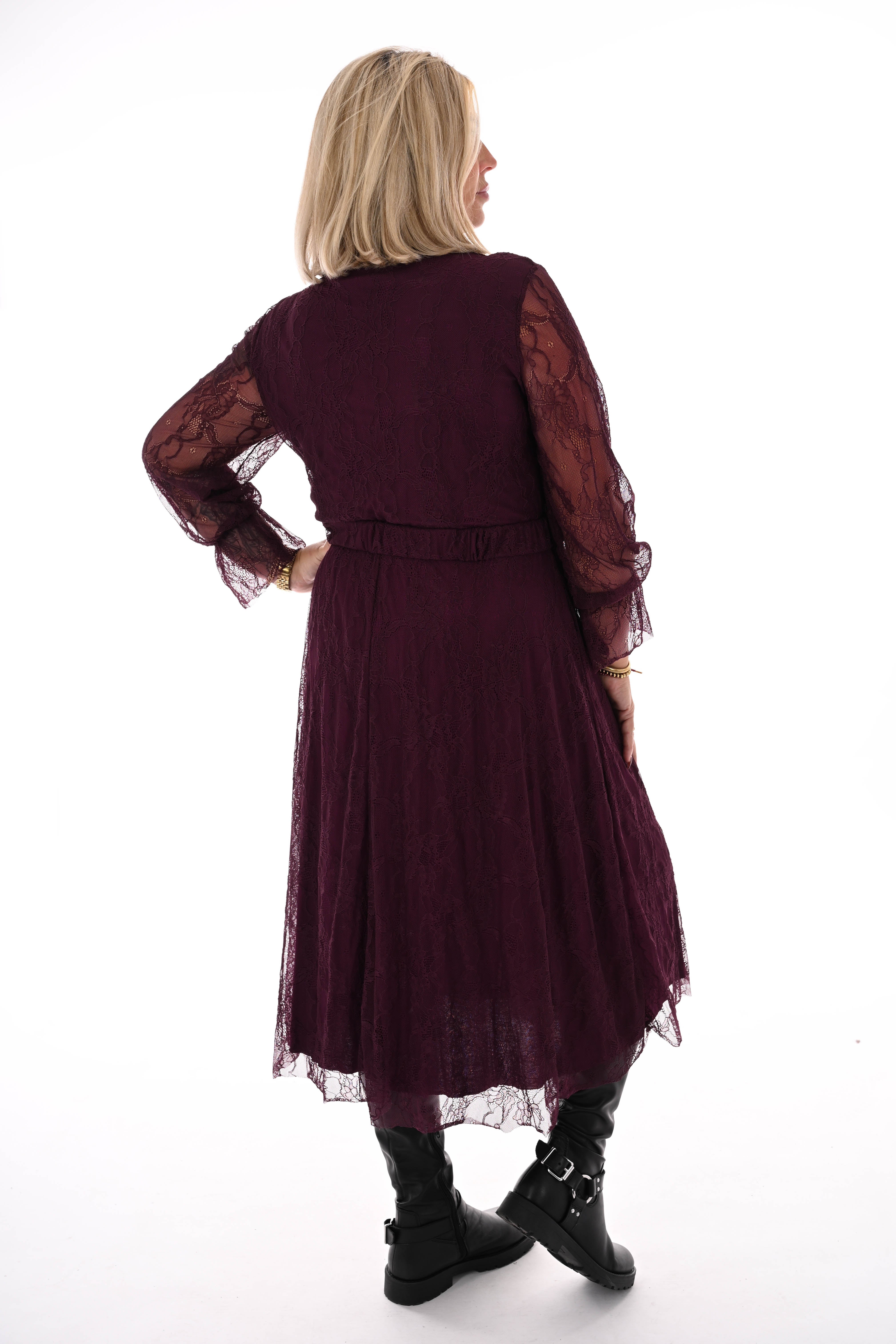 Half lange kanten jurk met riem aubergine