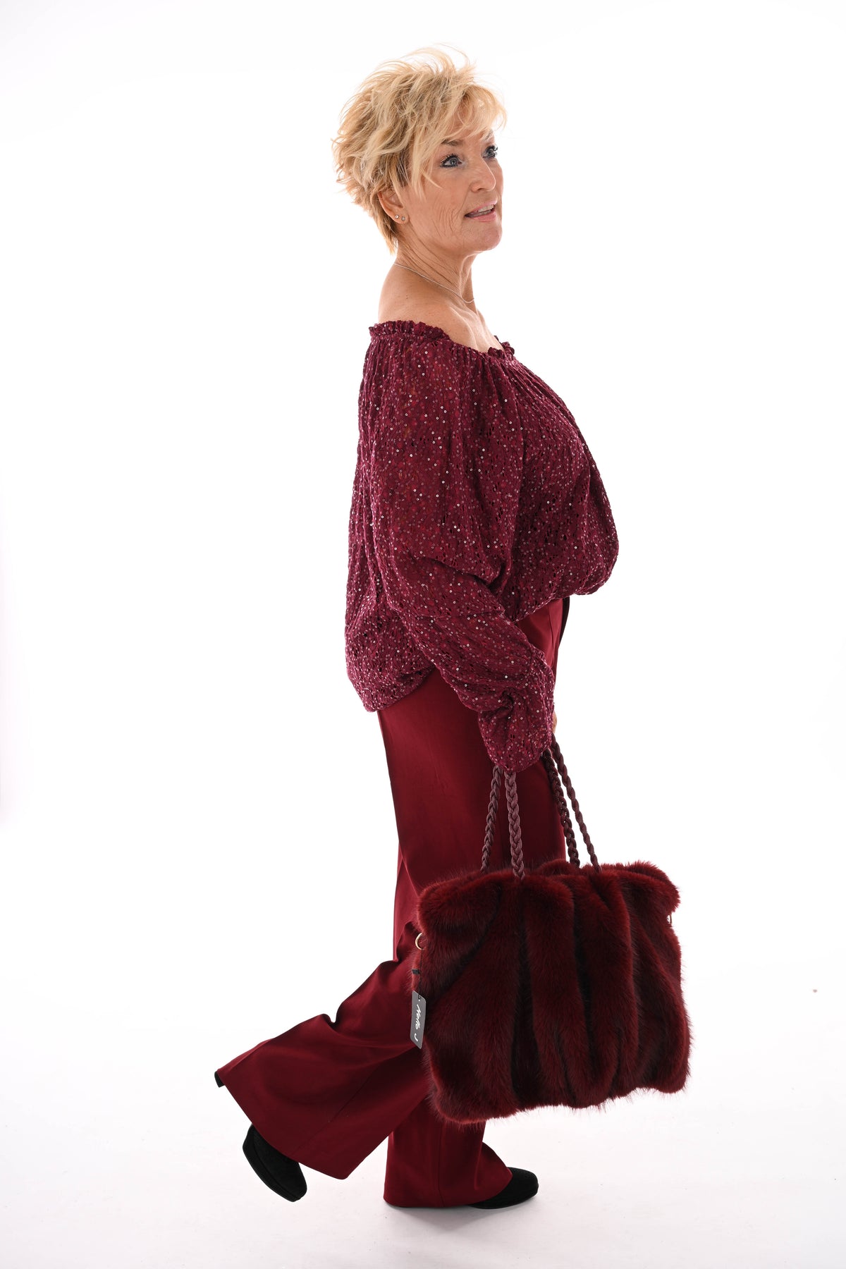 Top kant met pailletten trompetmouwen bordeaux