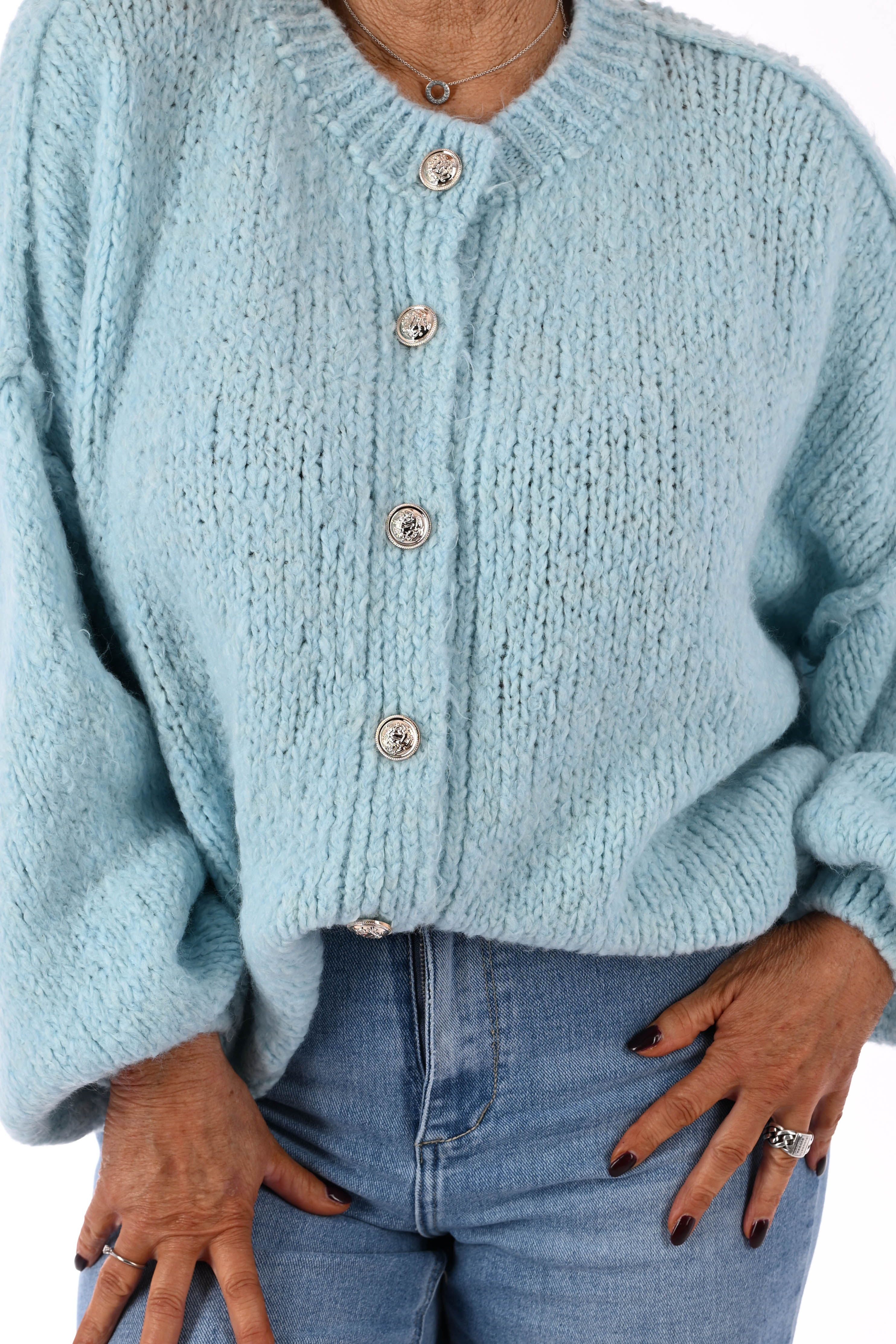 Grof gebreid vest met knopen lichtblauw