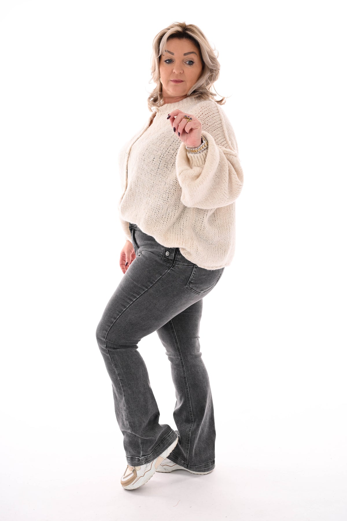 Grof gebreid vest met knopen roomwit