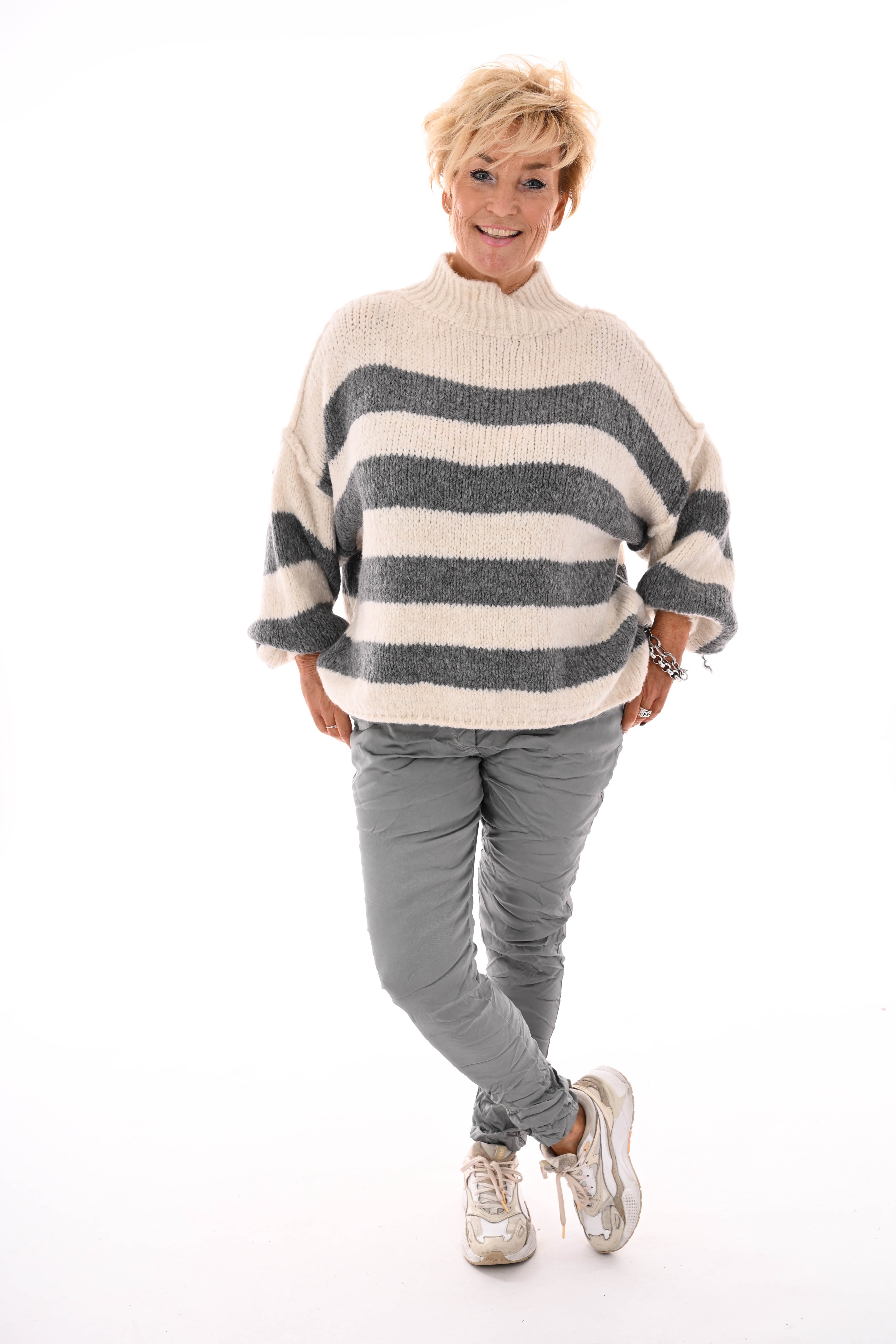Gebreide trui turtle neck gestreept grijs
