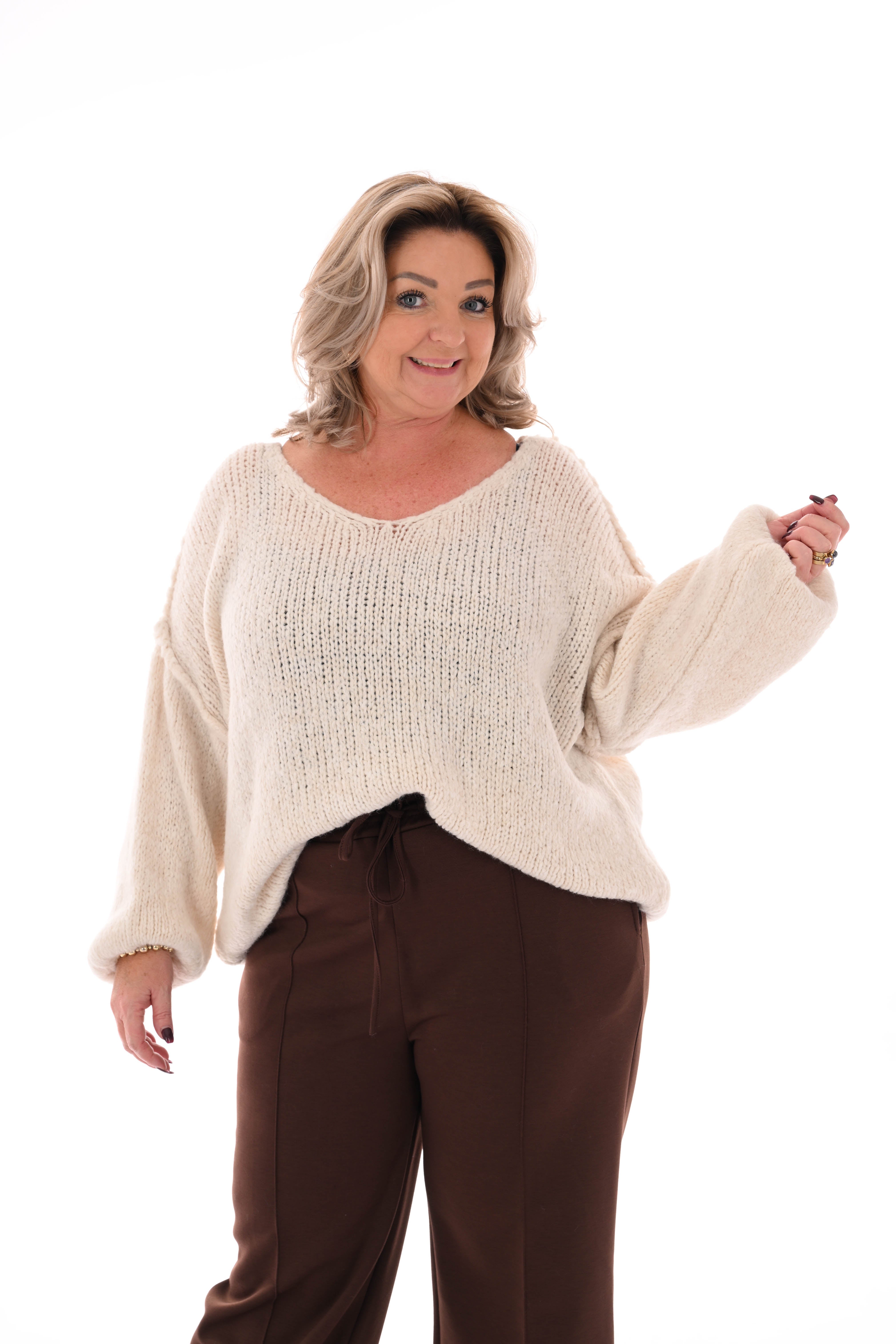 Grof gebreide trui v-hals roomwit