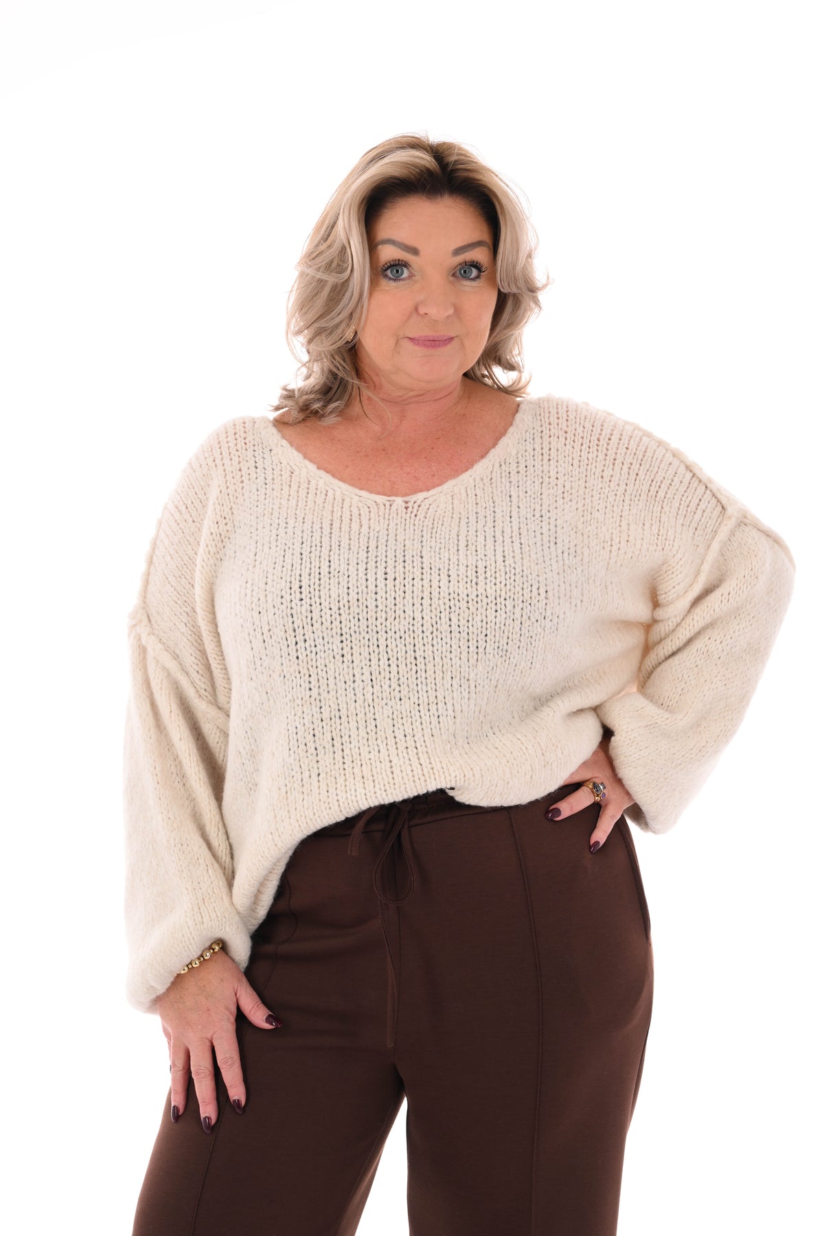 Grof gebreide trui v-hals roomwit