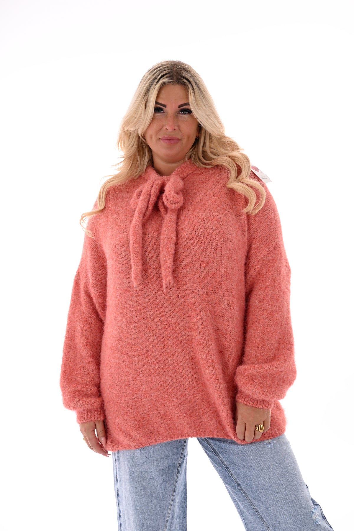 Fijn gebreide vleermuis trui strik uni zalm