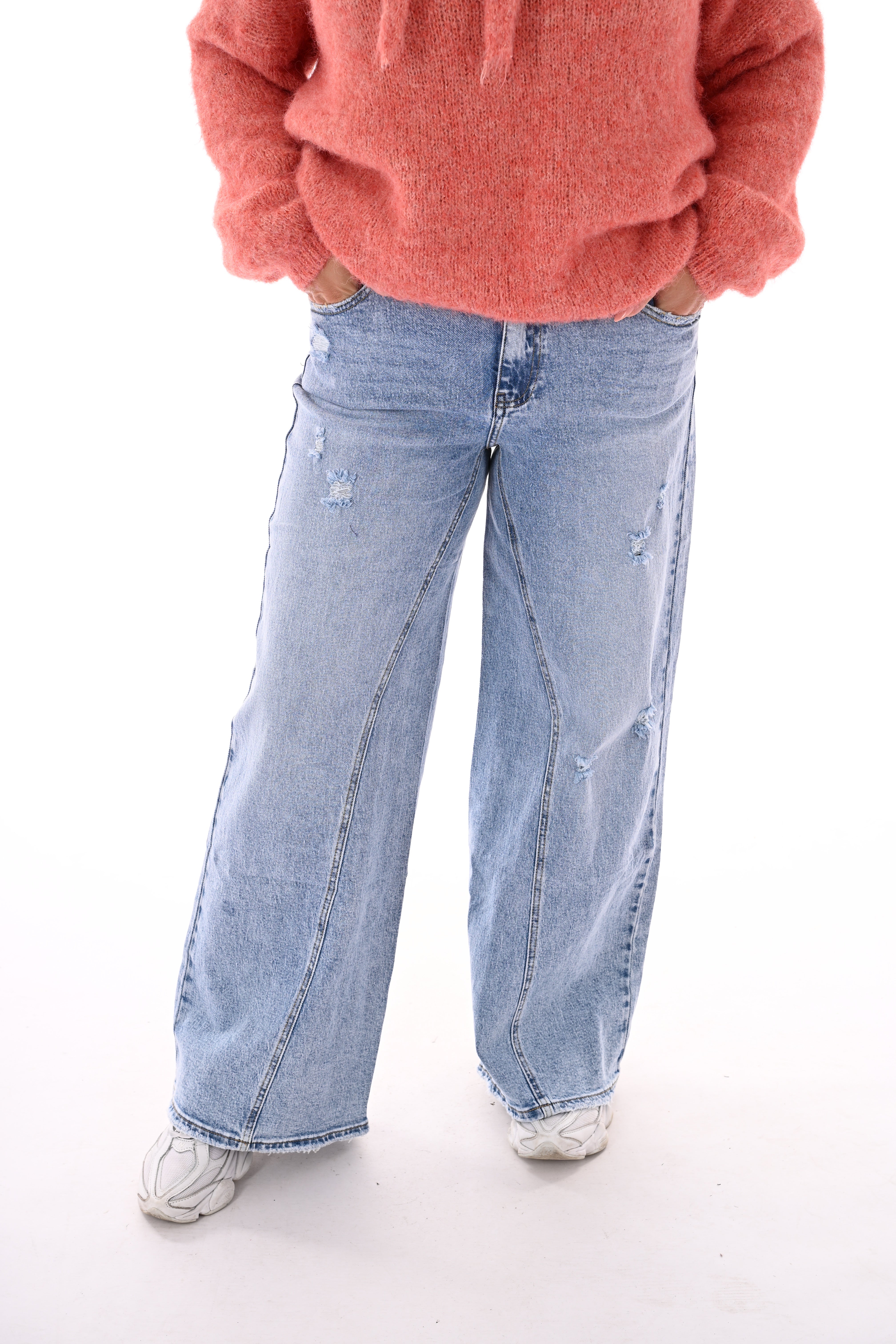 Queen of hearts wide leg met slijtage plekken lichtblauw