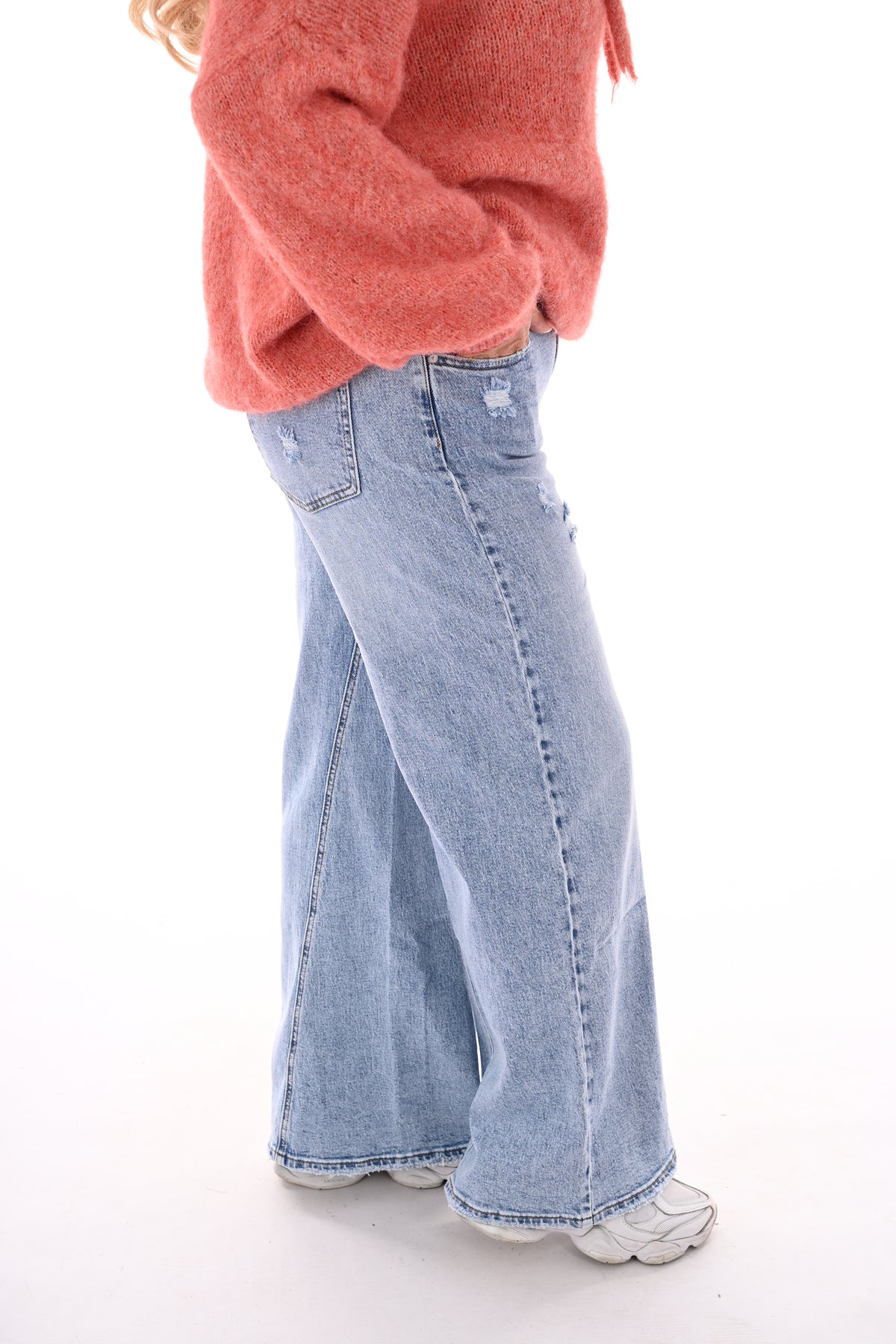 Queen of hearts wide leg met slijtage plekken lichtblauw