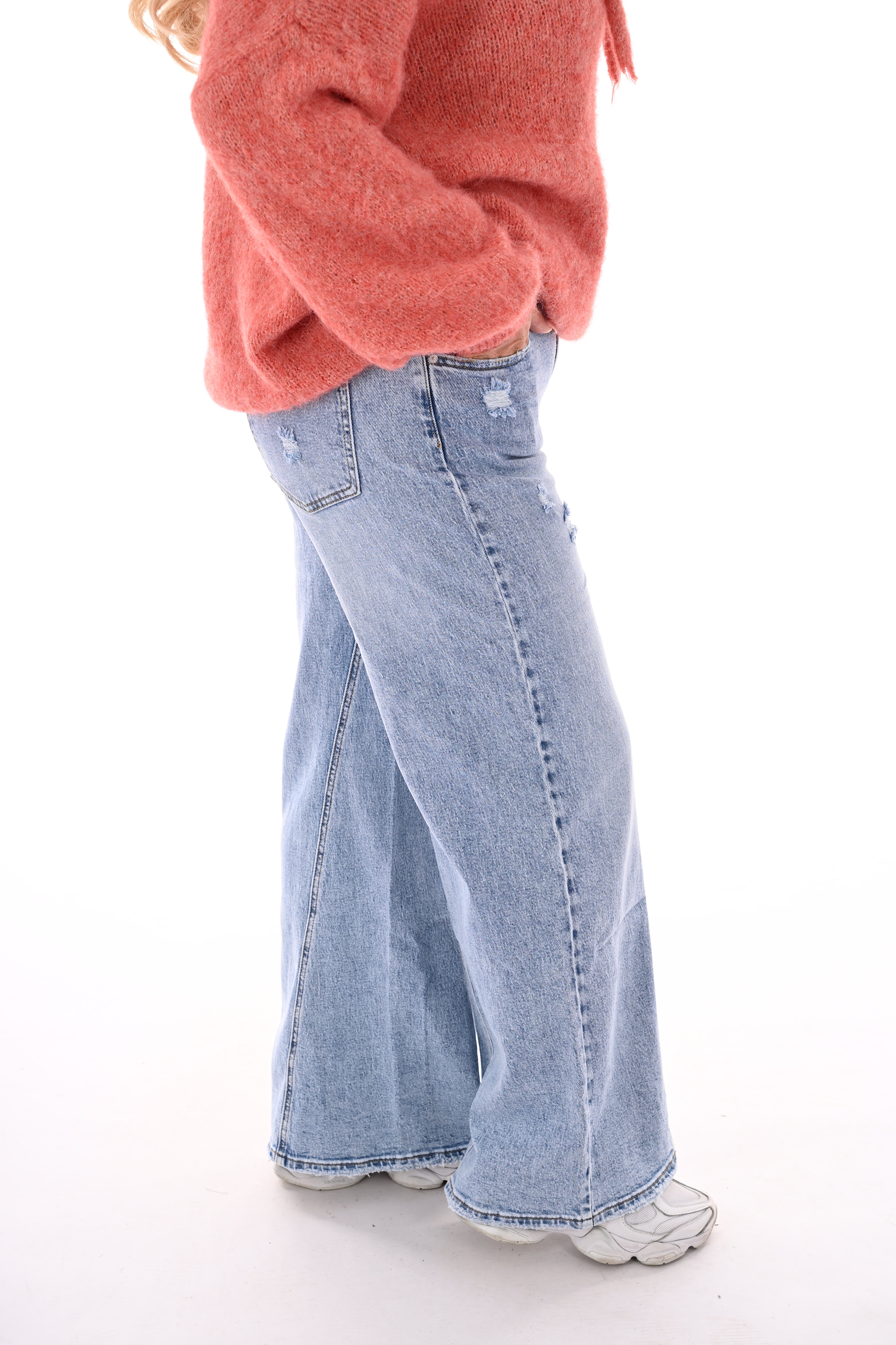 Queen of hearts wide leg met slijtage plekken lichtblauw