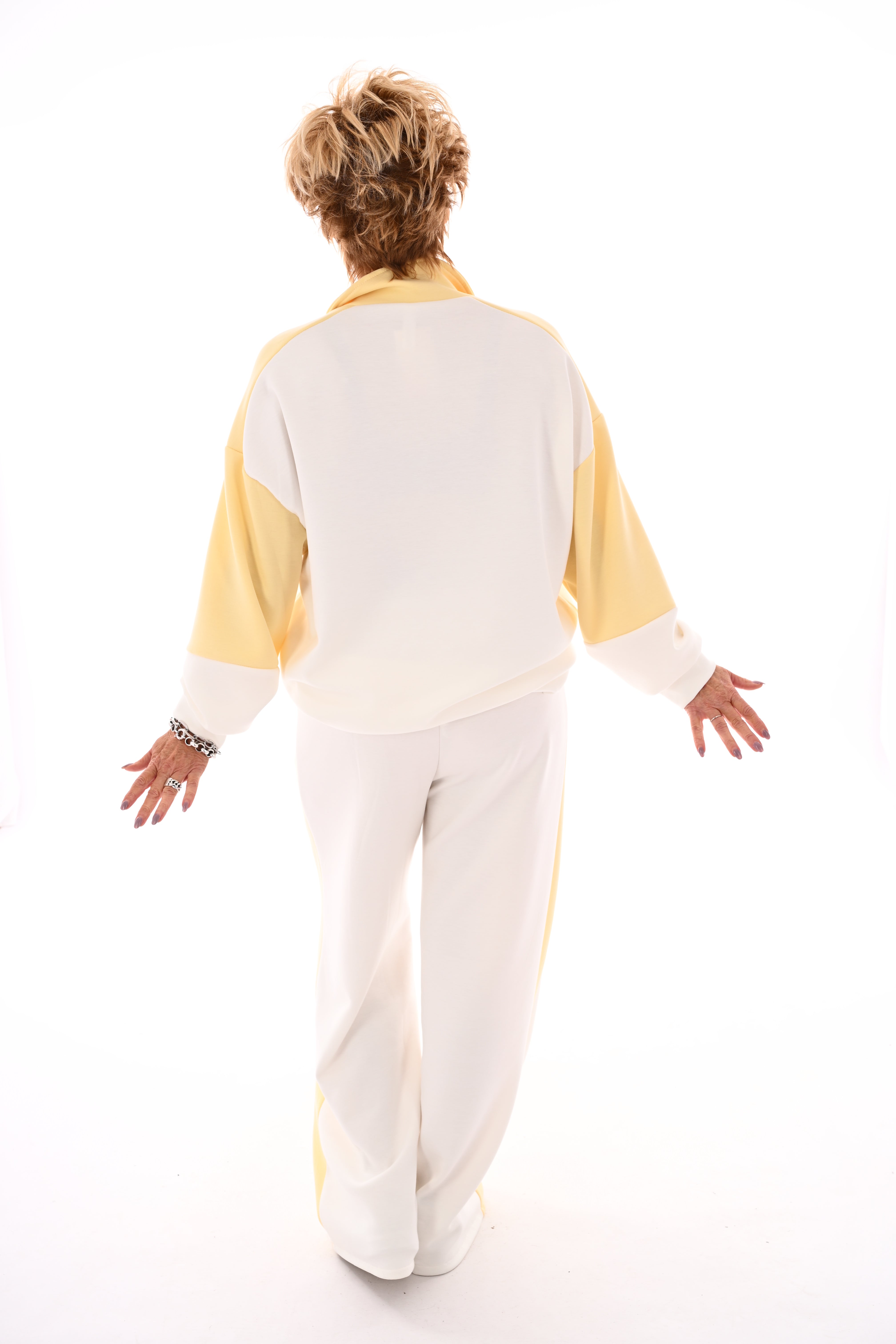 Tweedelig pak Boston botergeel/roomwit