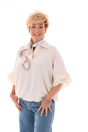 Top v-hals met korte roezelmouwen beige