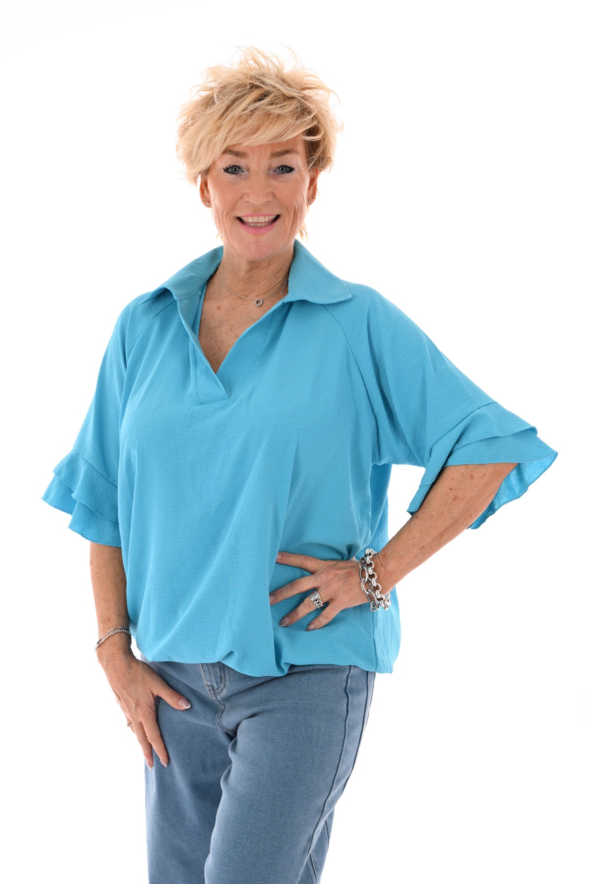 Top v-hals met korte roezelmouwen aquablauw