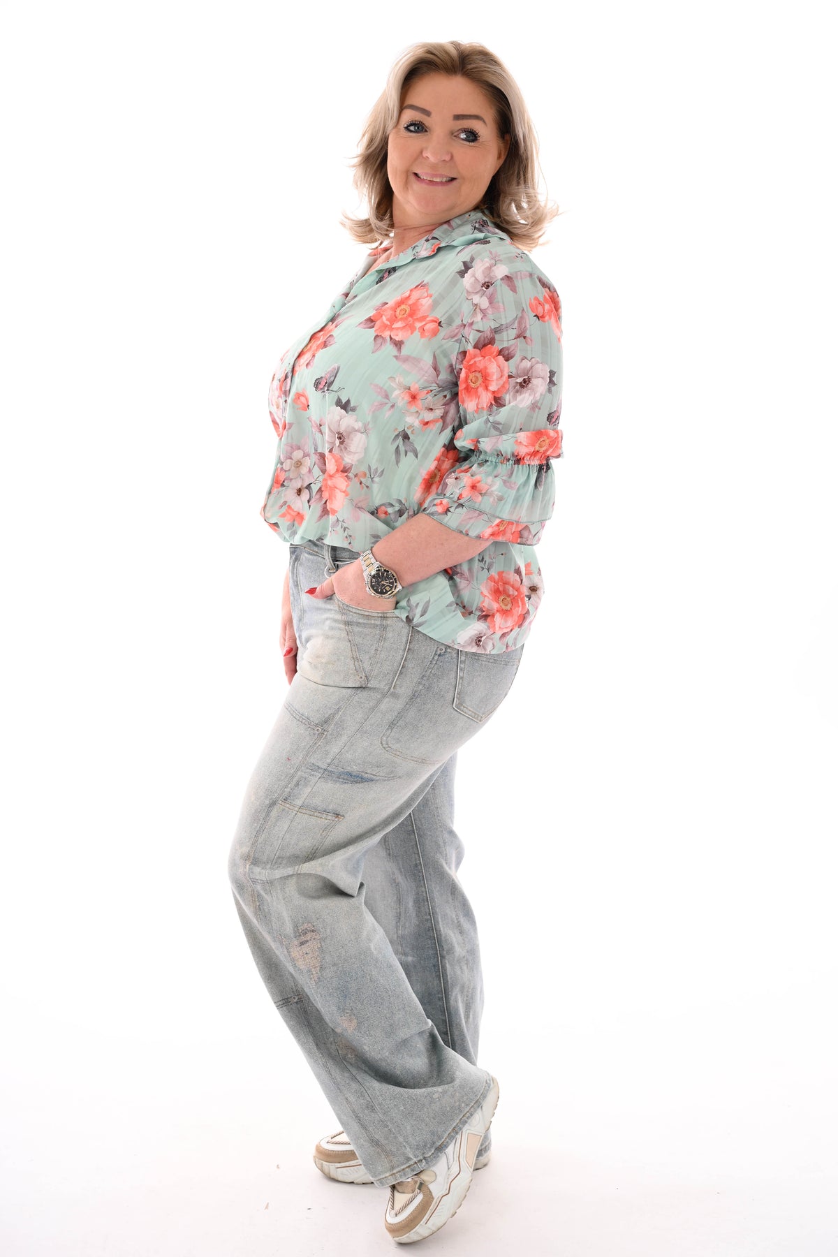 Doorknoop blouse flowers turquoise