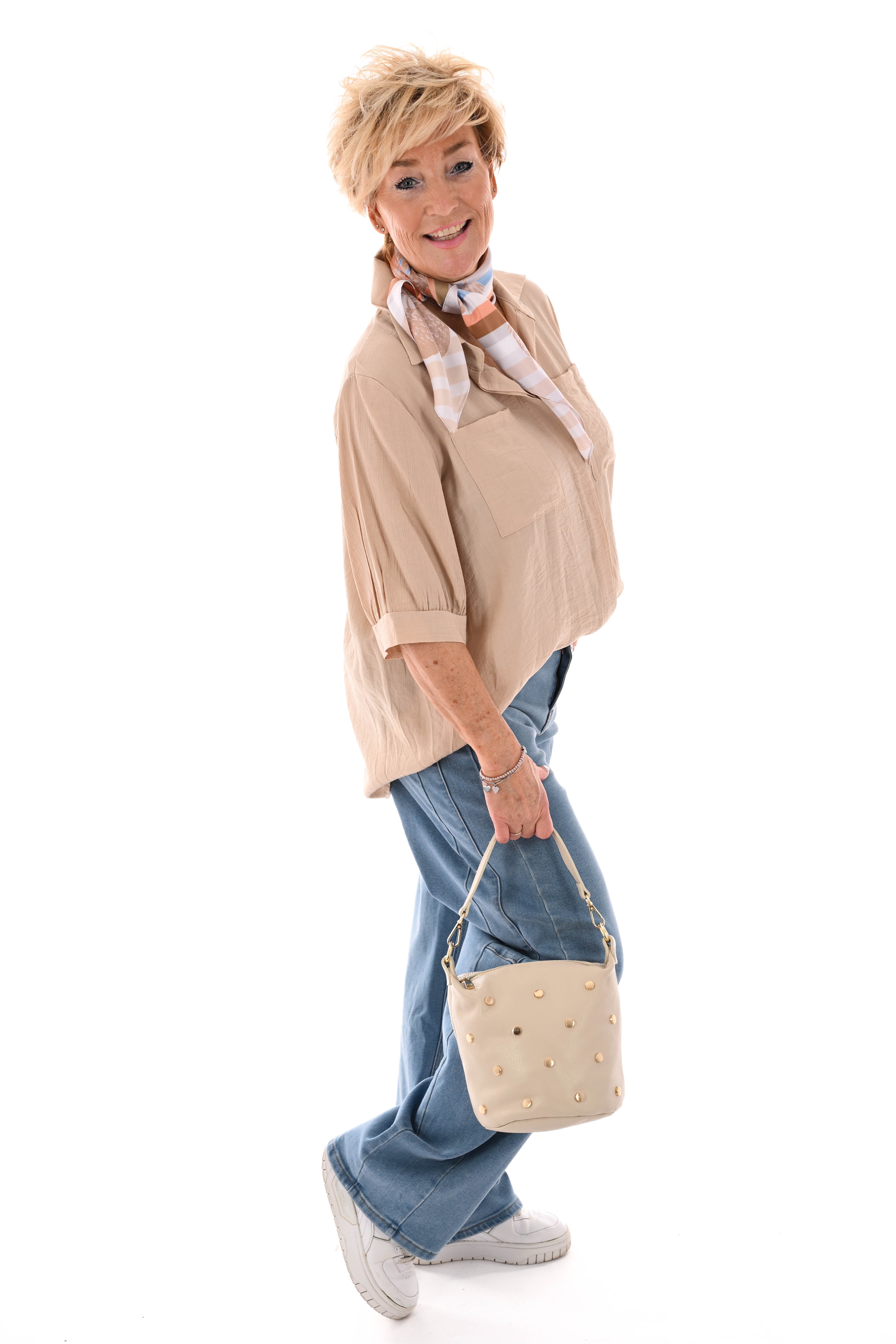 Doorknoop blouse met borstzakken uni beige