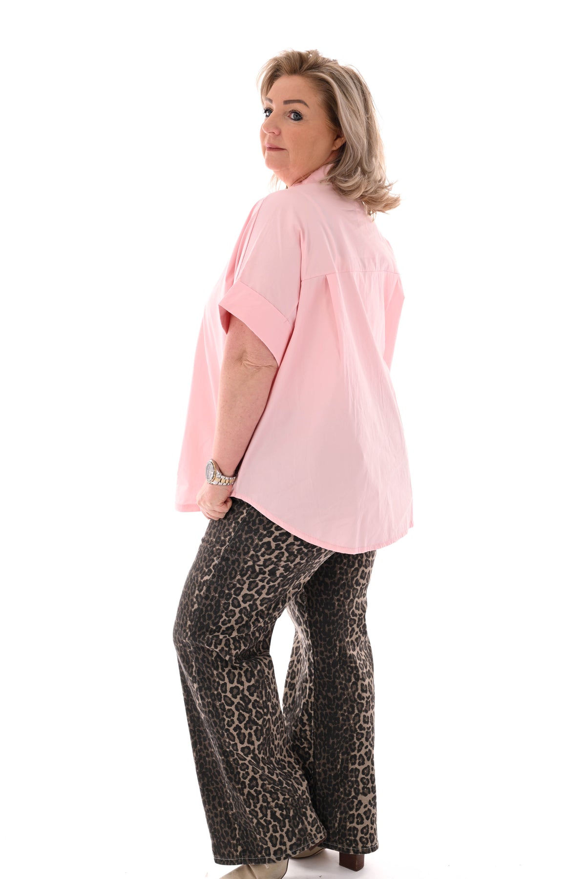 Blouse korte mouwen grote knopen lichtroze