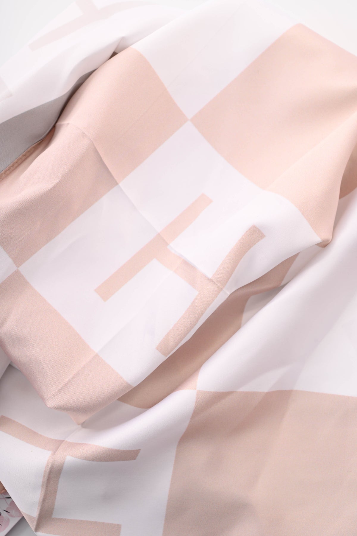 Kort sjaaltje squares beige