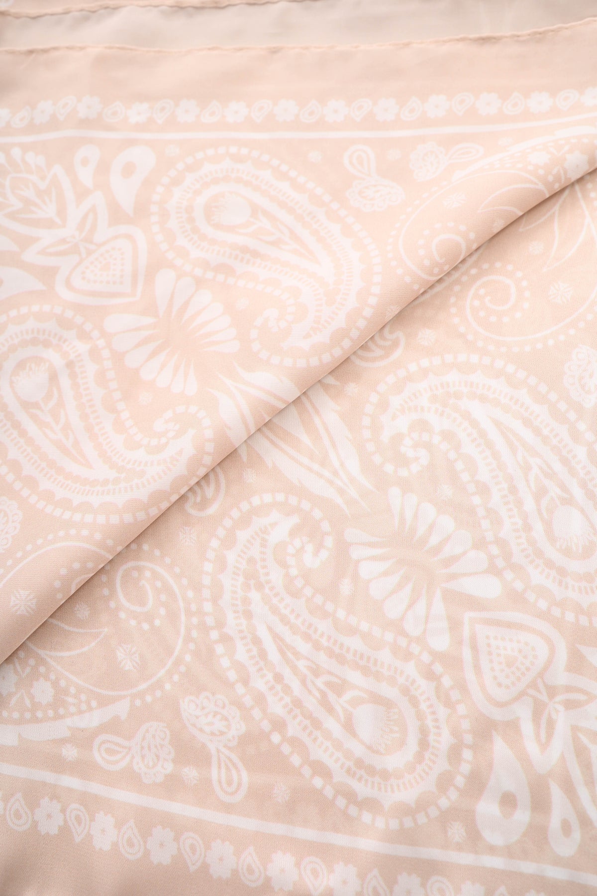 Kort sjaaltje paisley print beige