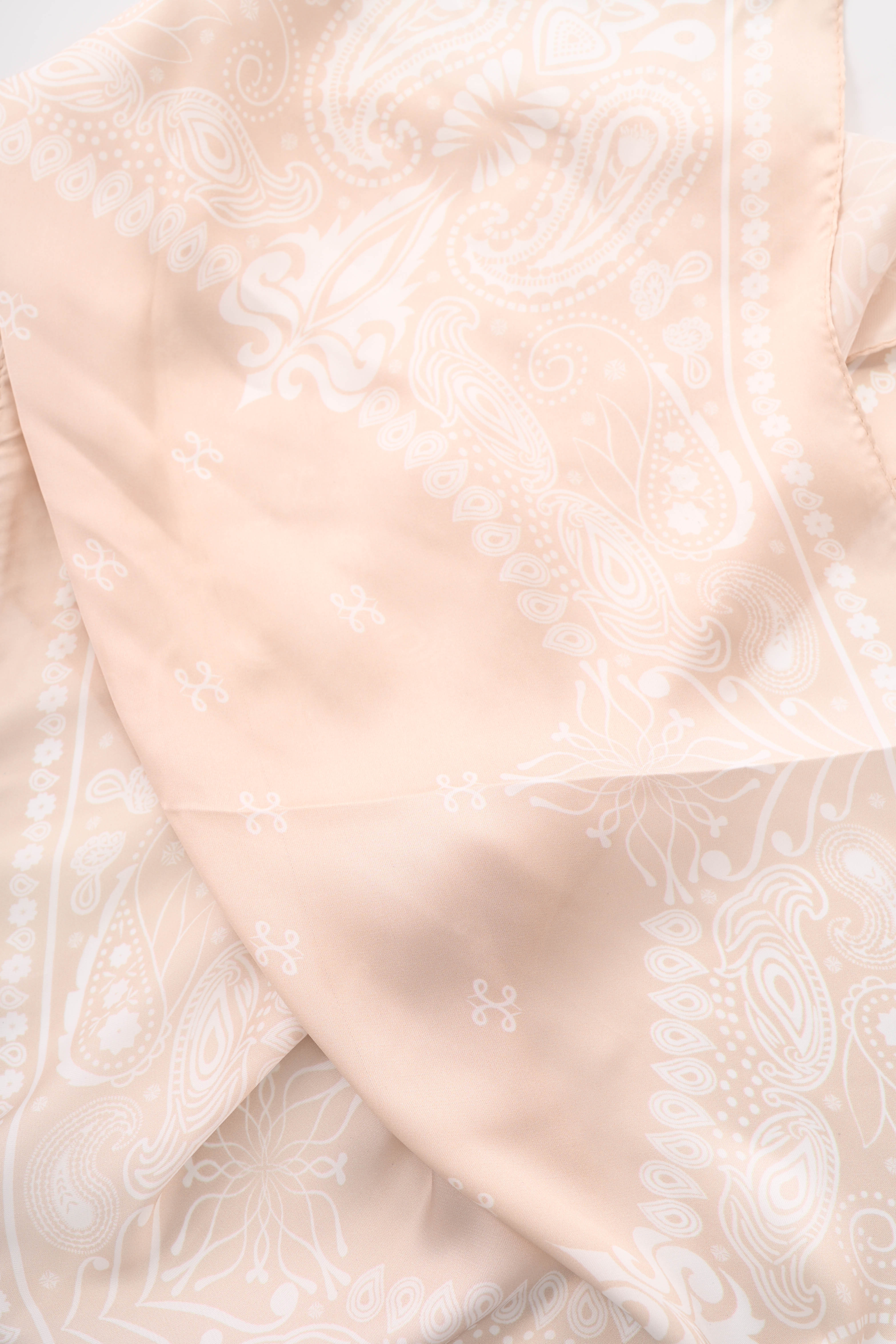 Kort sjaaltje paisley print beige