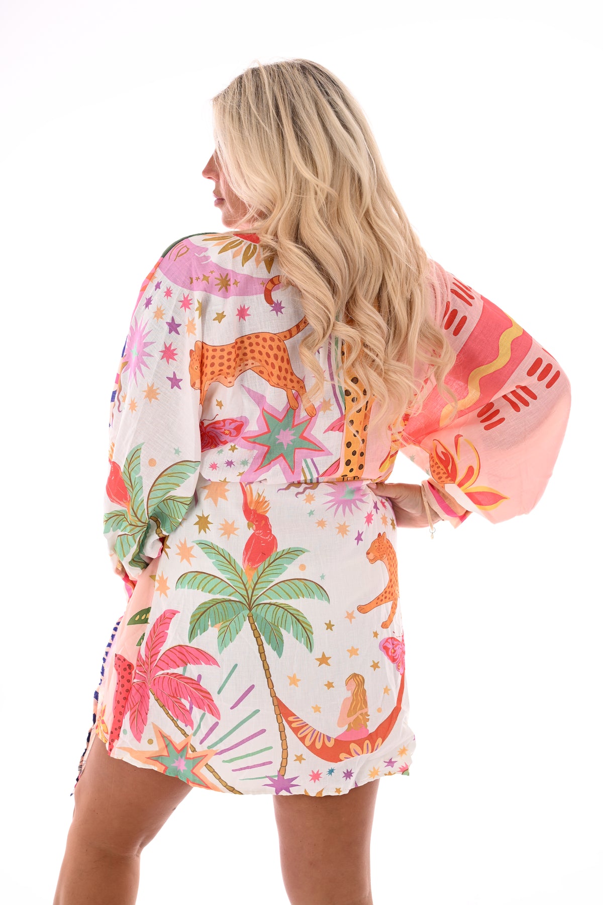 Korte wikkeljurk print panters roze
