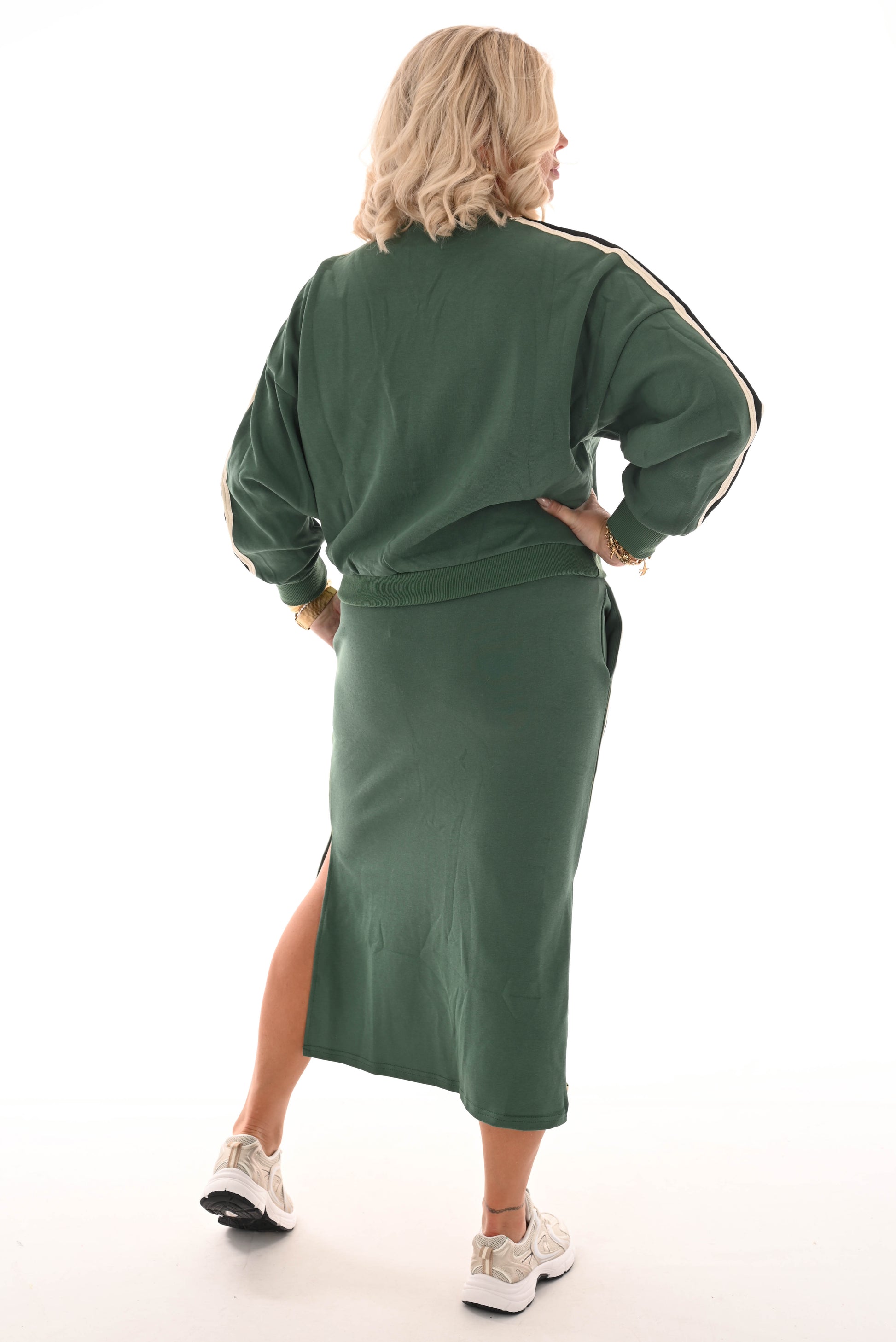 Tweedelig set sweater en rok groen