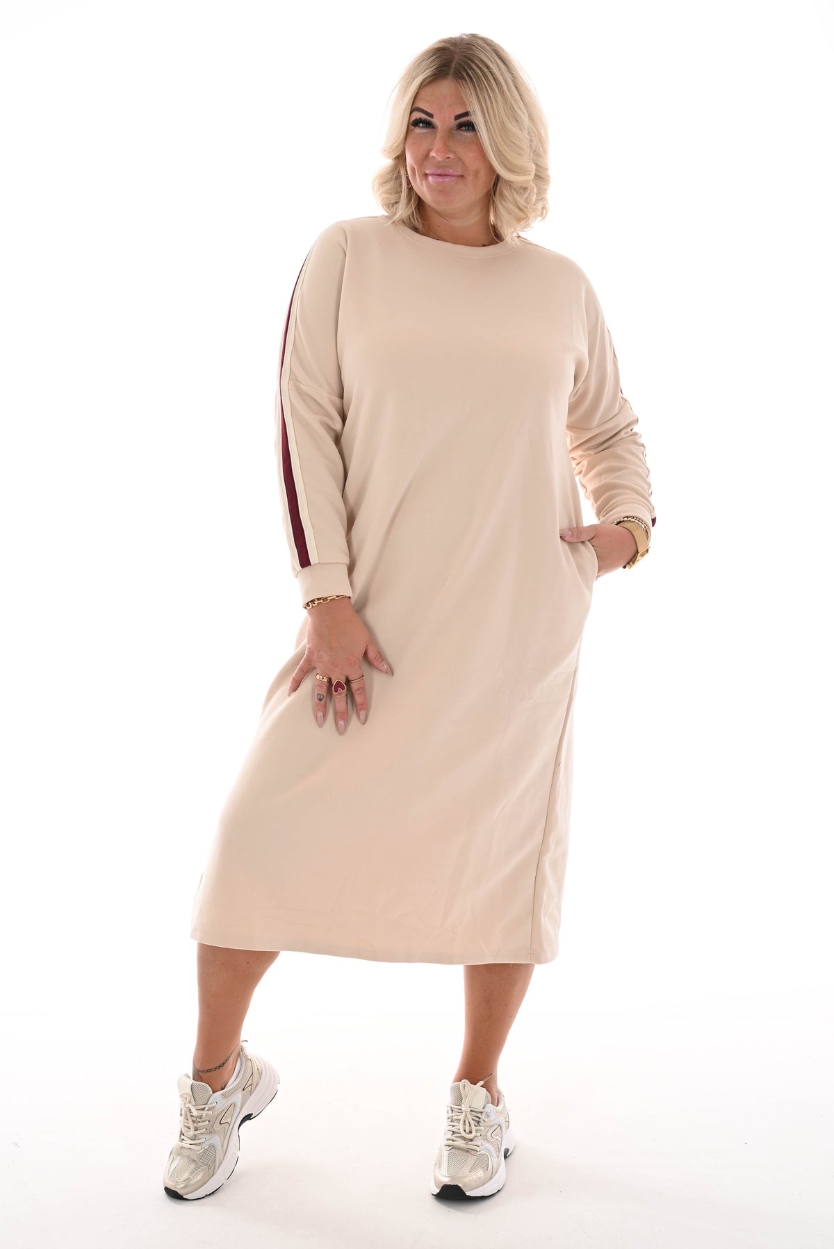 Sweaterdress met bies beige/rood