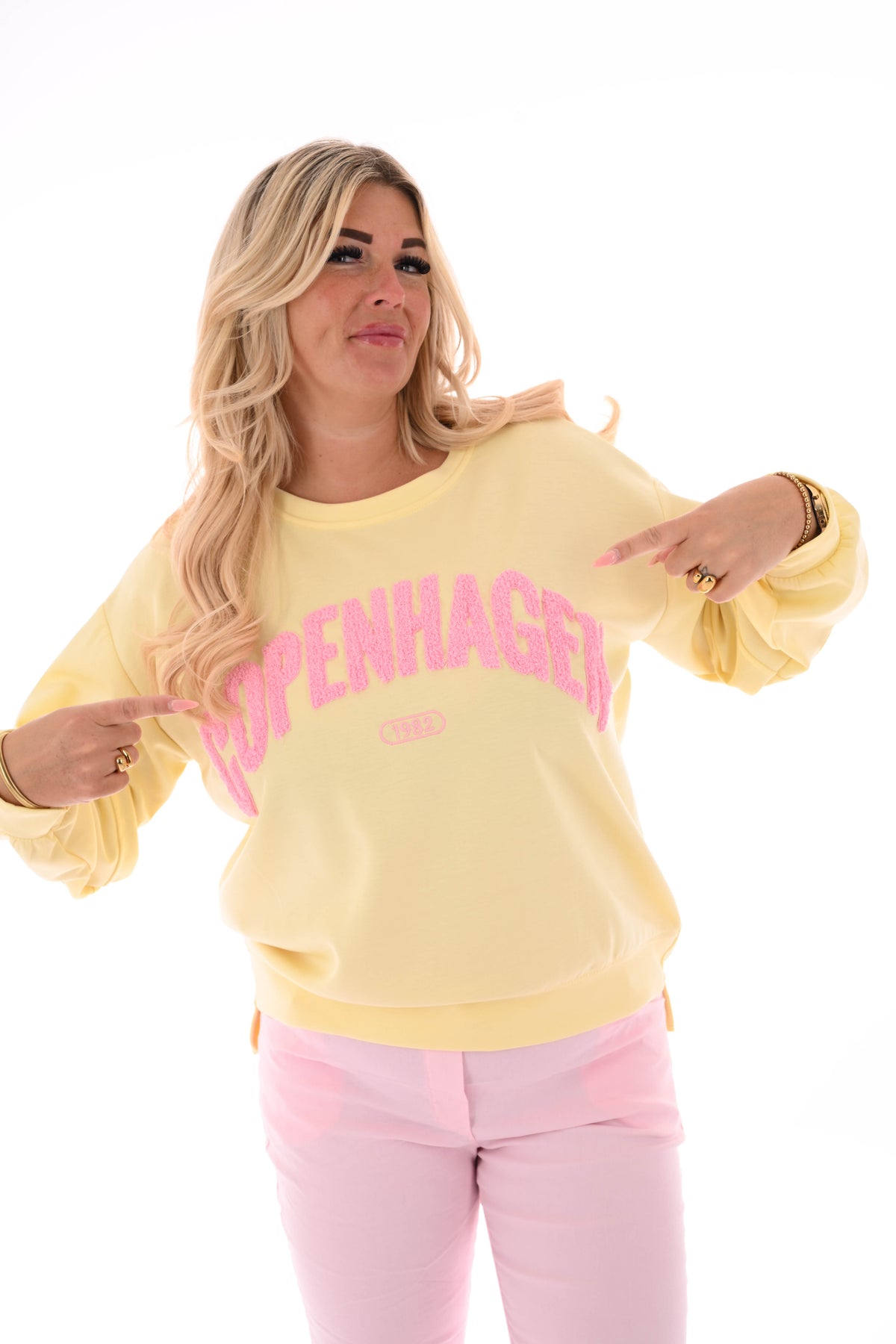 Sweater teddy letters Copenhagen botergeel