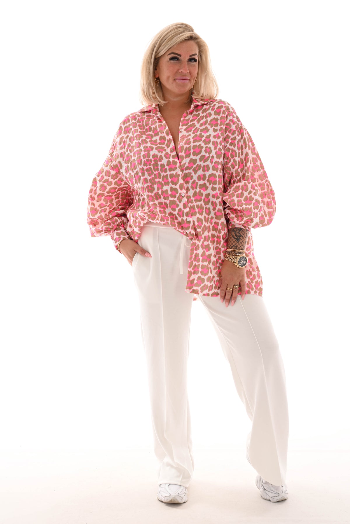 Lange doorknoop blouse panter pofmouwen wit/taupe