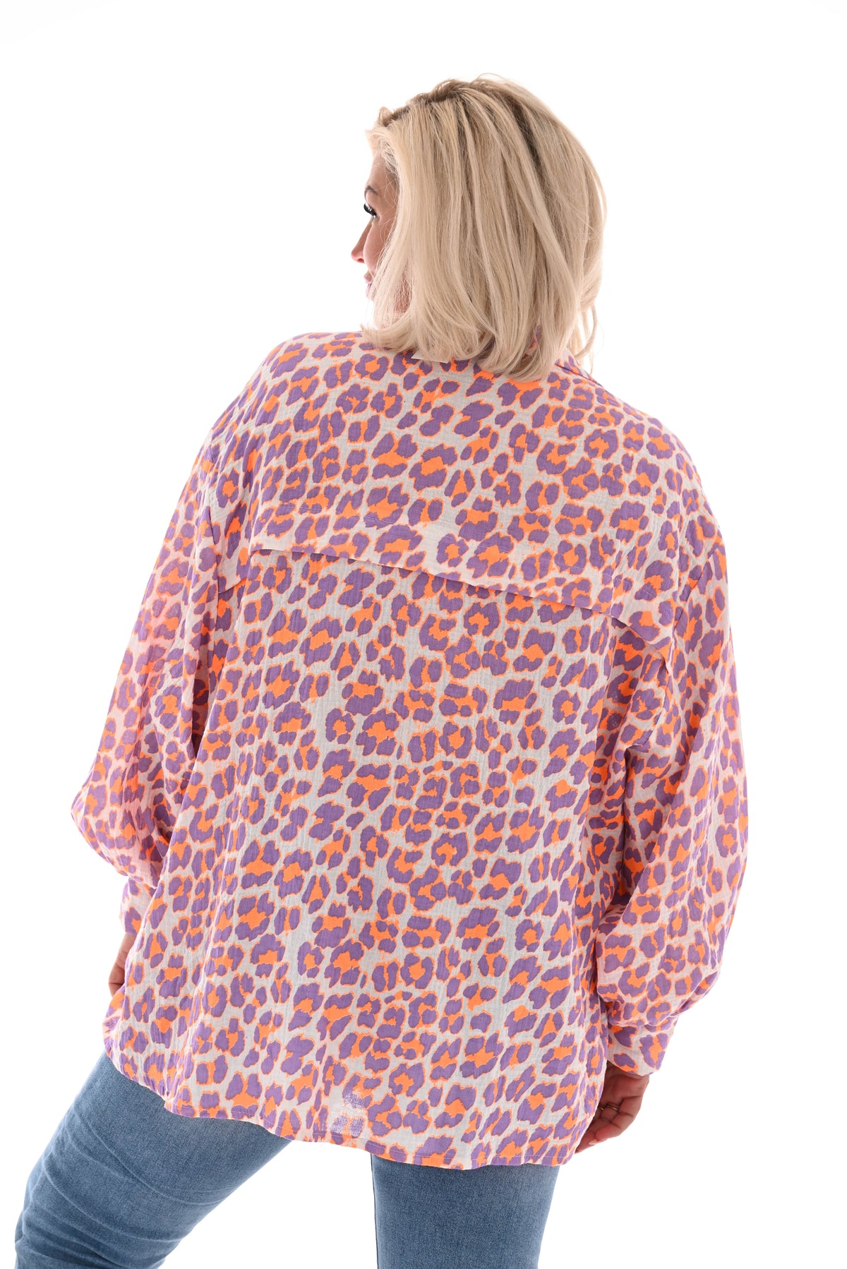 Lange doorknoop blouse panter pofmouwen wit/lila