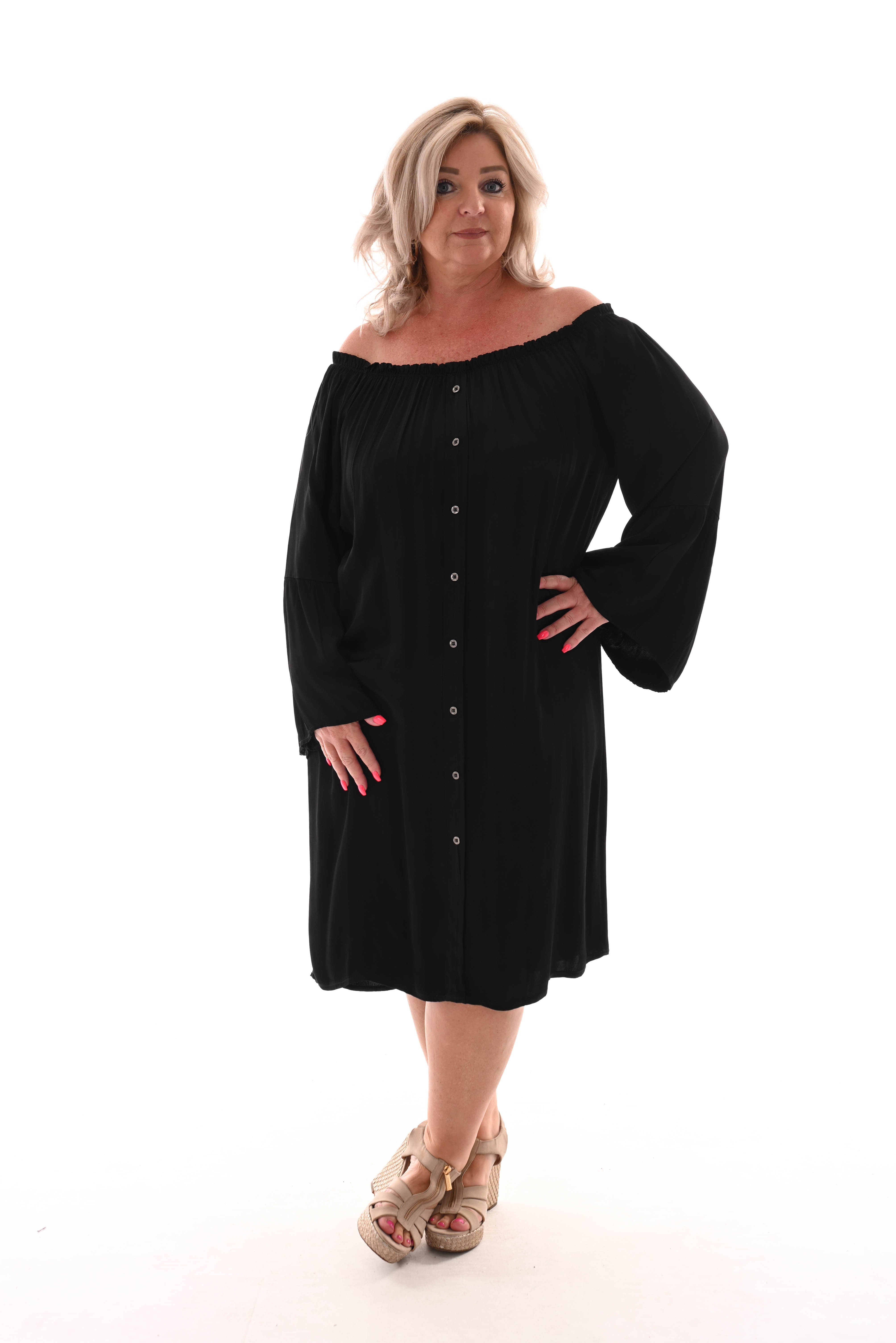 Silky jurk off-shoulder knopen en trompetmouwen zwart