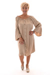 Silky jurk off-shoulder knopen en trompetmouwen goud