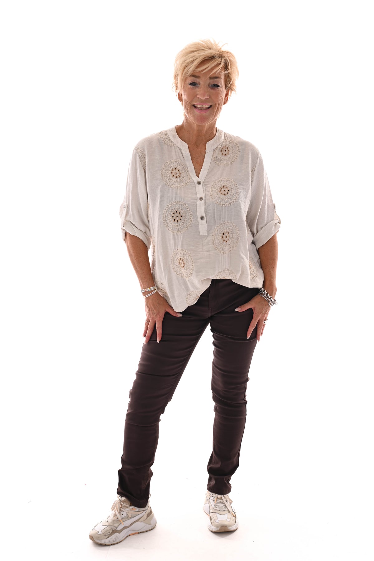 Blouse v-hals ophaalmouwen mandala roomwit